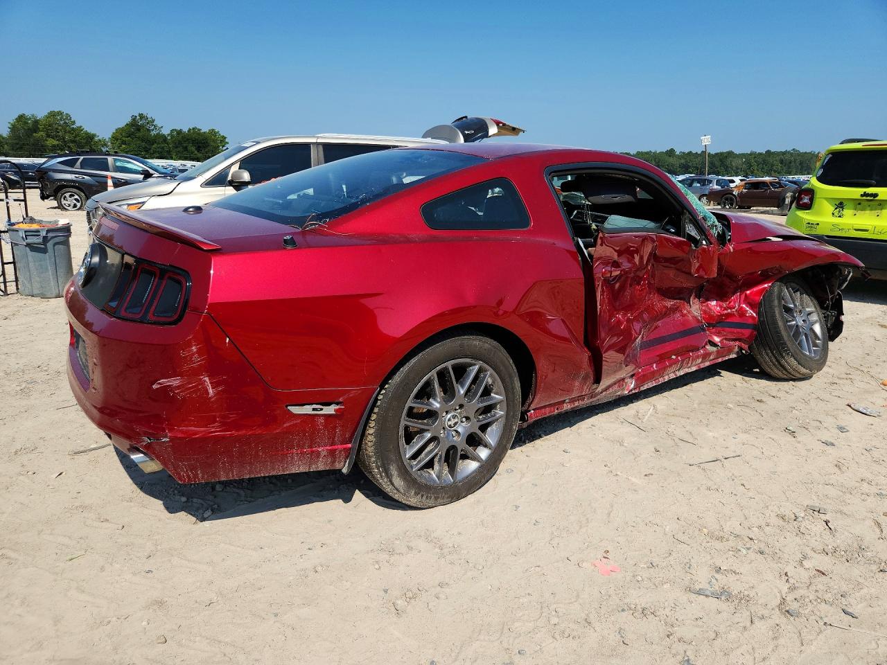 2014 Ford Mustang Burgundy vin: 1ZVBP8AM2E5206576
