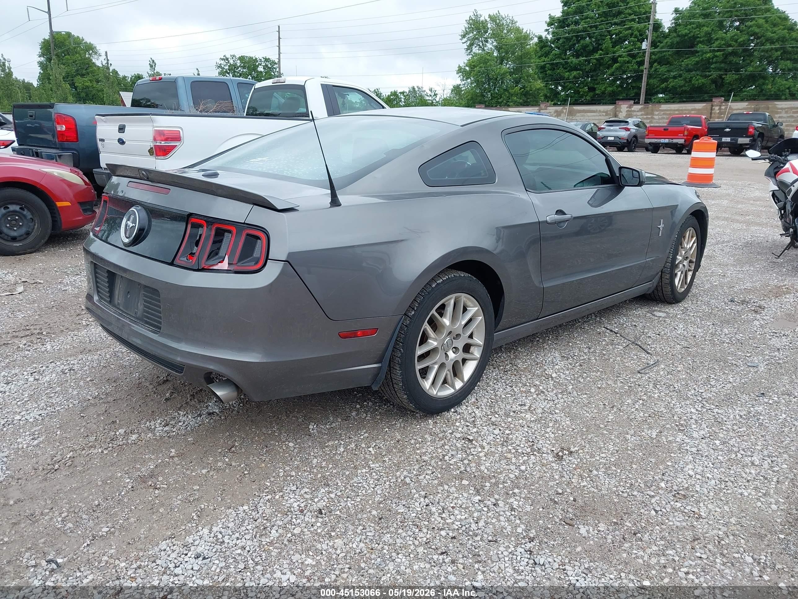 2014 Ford Mustang V6 Premium Gray vin: 1ZVBP8AM2E5218808