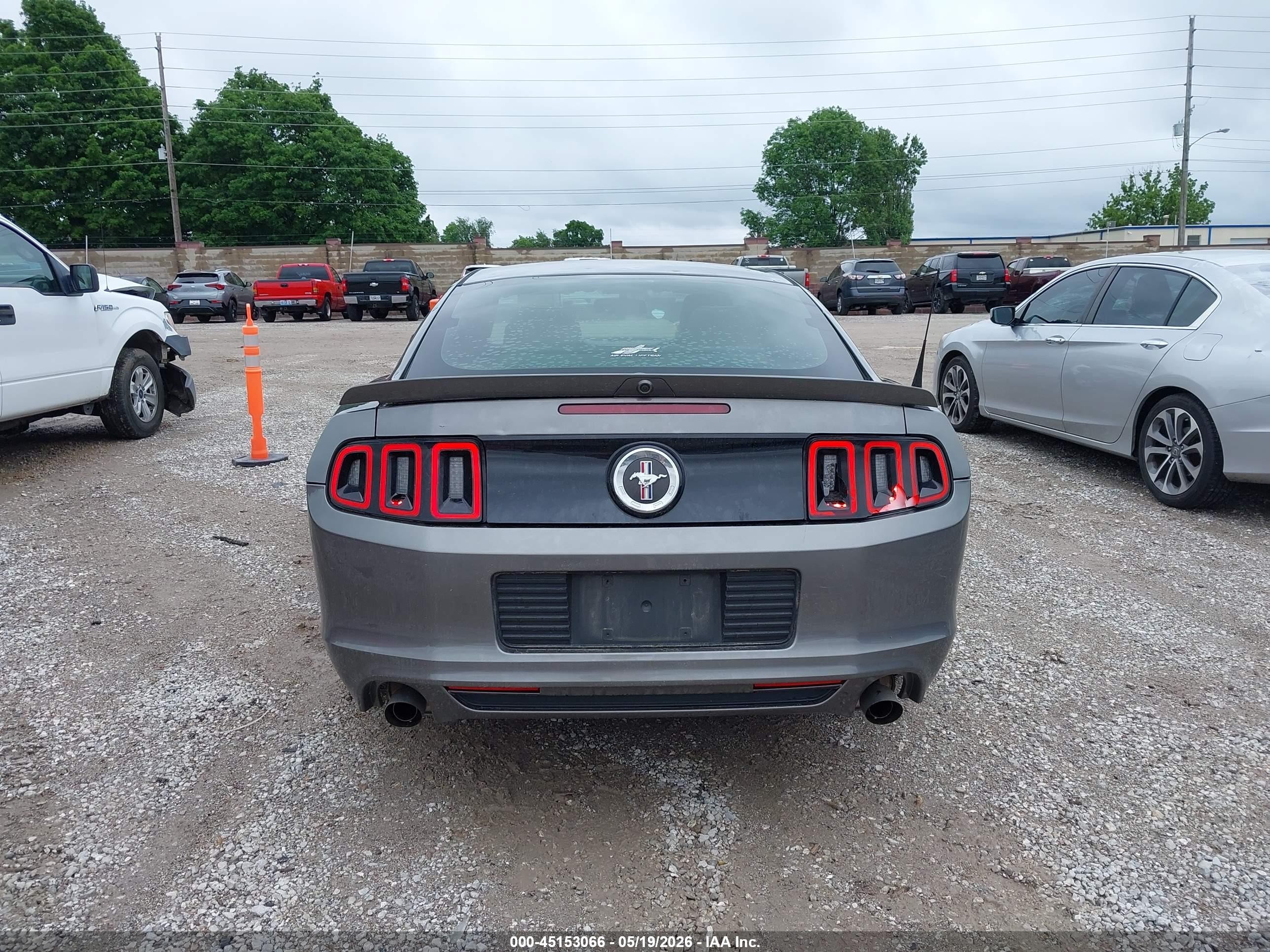 2014 Ford Mustang V6 Premium Gray vin: 1ZVBP8AM2E5218808