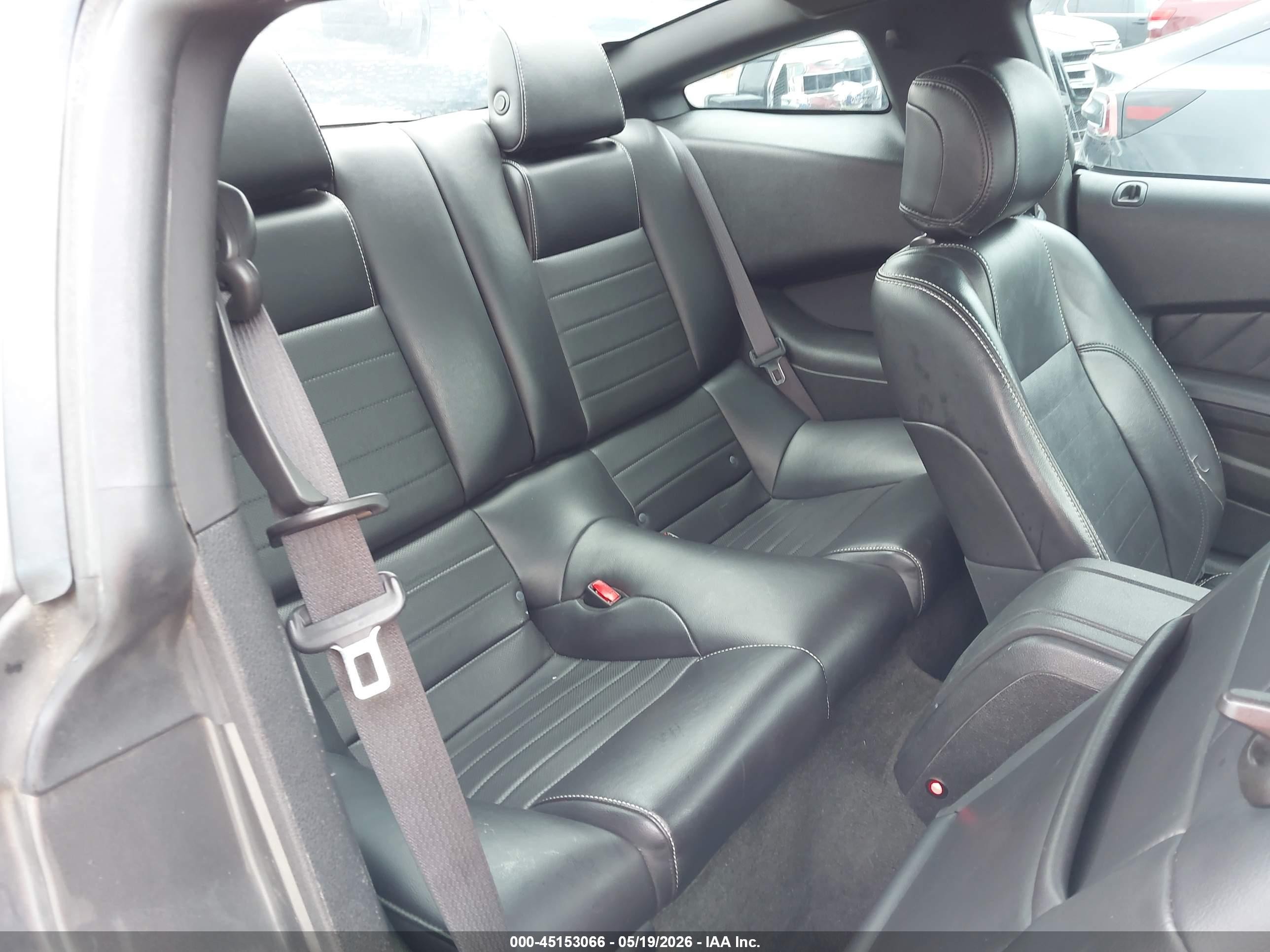2014 Ford Mustang V6 Premium Gray vin: 1ZVBP8AM2E5218808