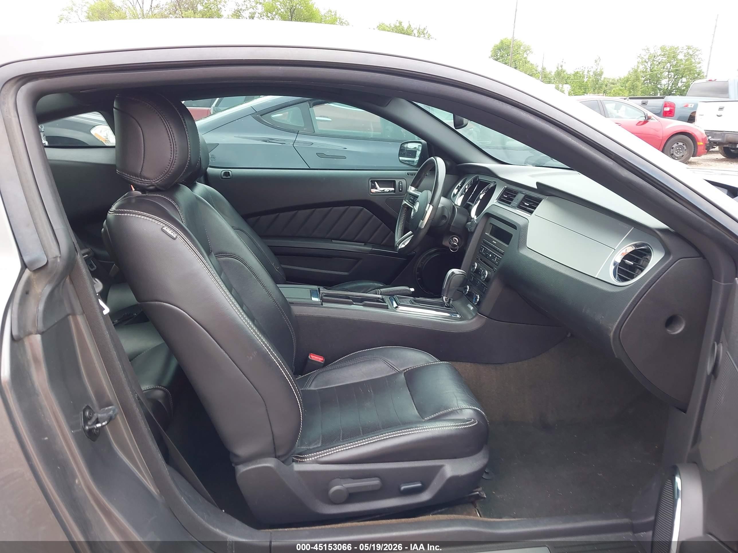 2014 Ford Mustang V6 Premium Gray vin: 1ZVBP8AM2E5218808