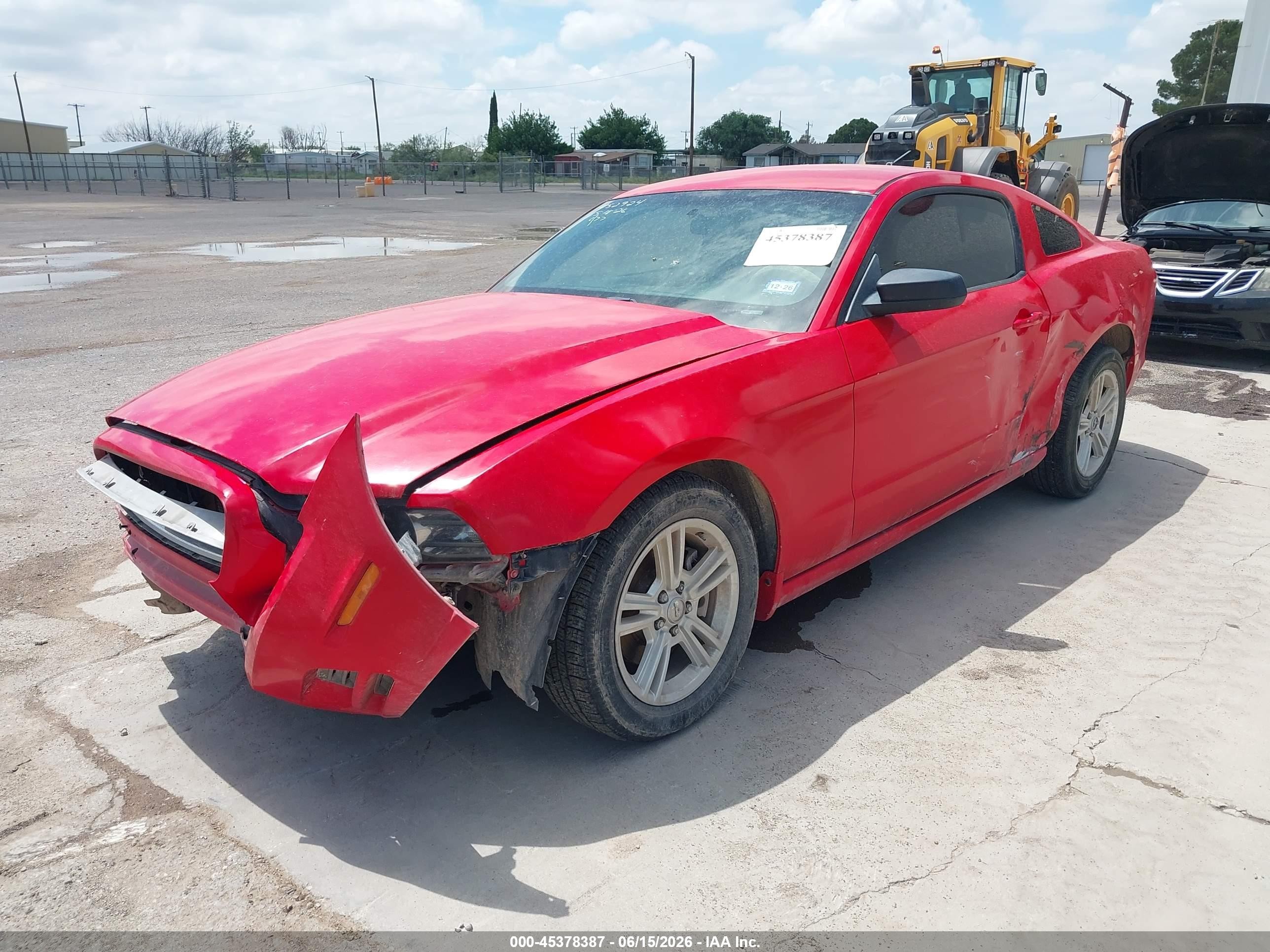2014 Ford Mustang V6 Красный vin: 1ZVBP8AM2E5237892