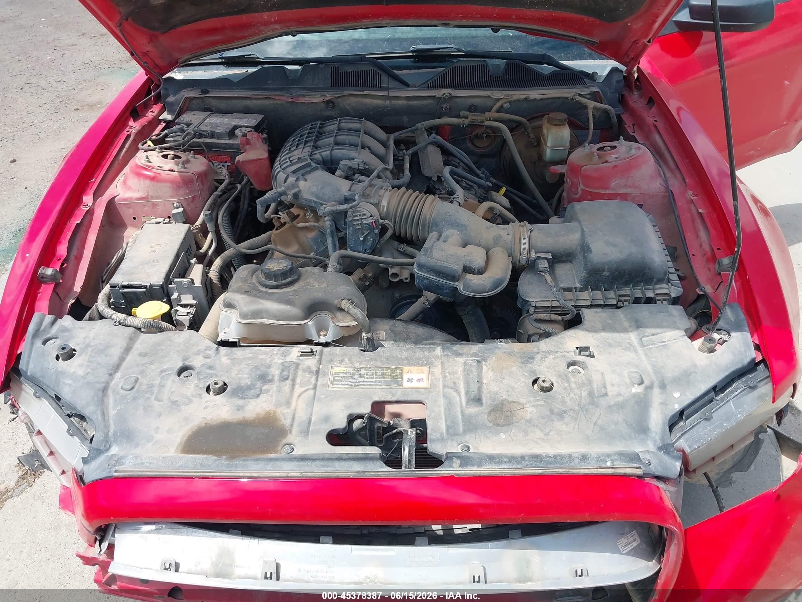 2014 Ford Mustang V6 Красный vin: 1ZVBP8AM2E5237892