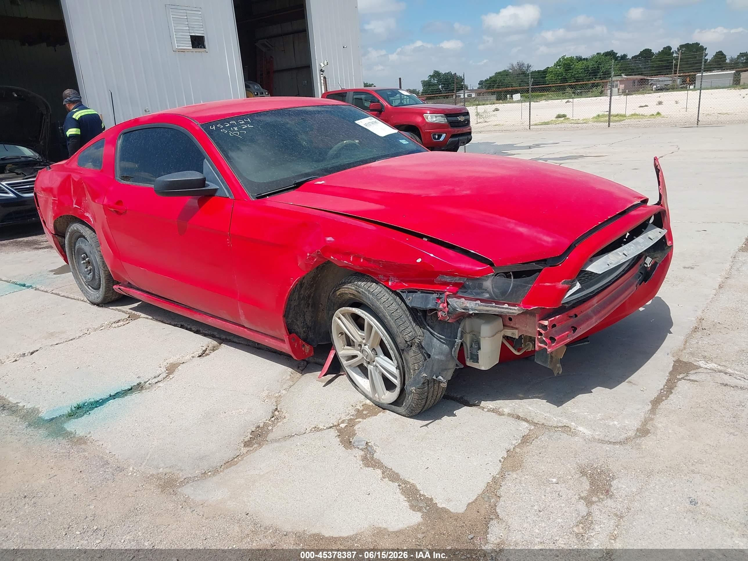 2014 Ford Mustang V6 Red vin: 1ZVBP8AM2E5237892