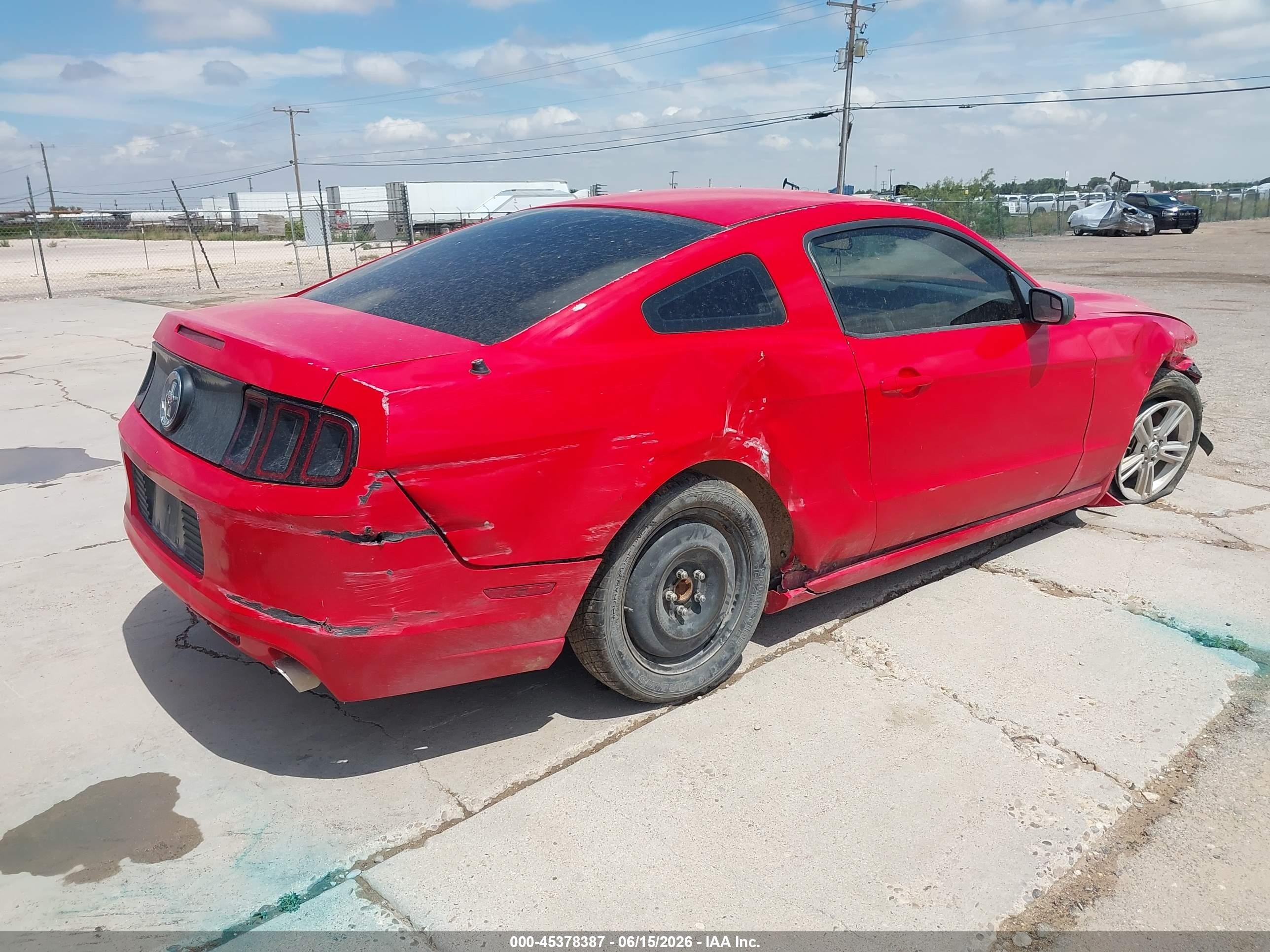 2014 Ford Mustang V6 Красный vin: 1ZVBP8AM2E5237892