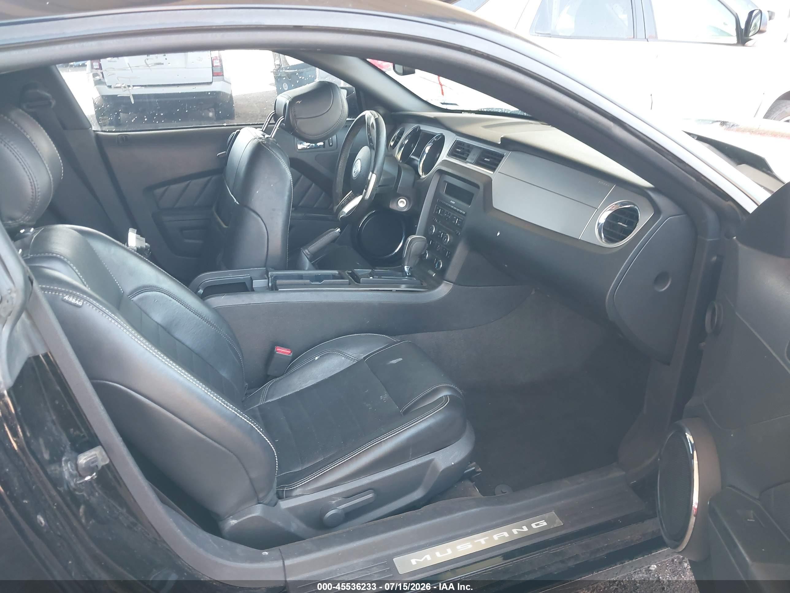2014 Ford Mustang V6 Premium Black vin: 1ZVBP8AM2E5260377