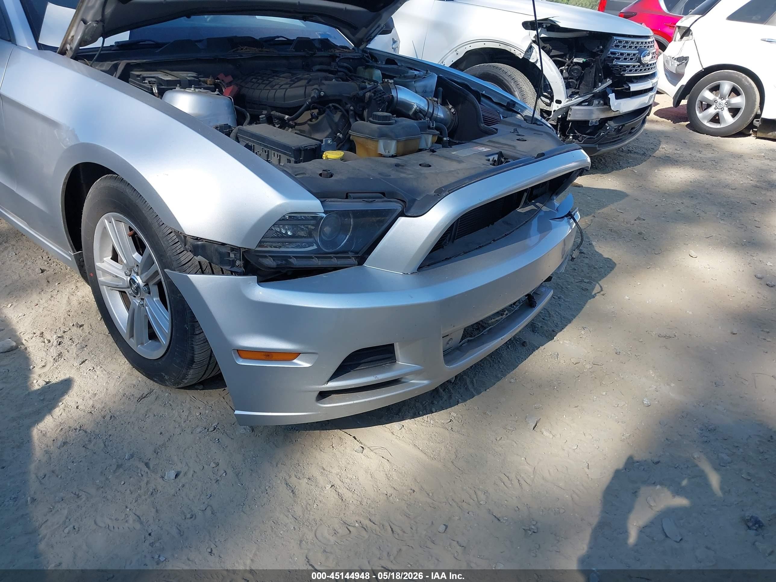 2014 Ford Mustang V6 Silver vin: 1ZVBP8AM2E5280192