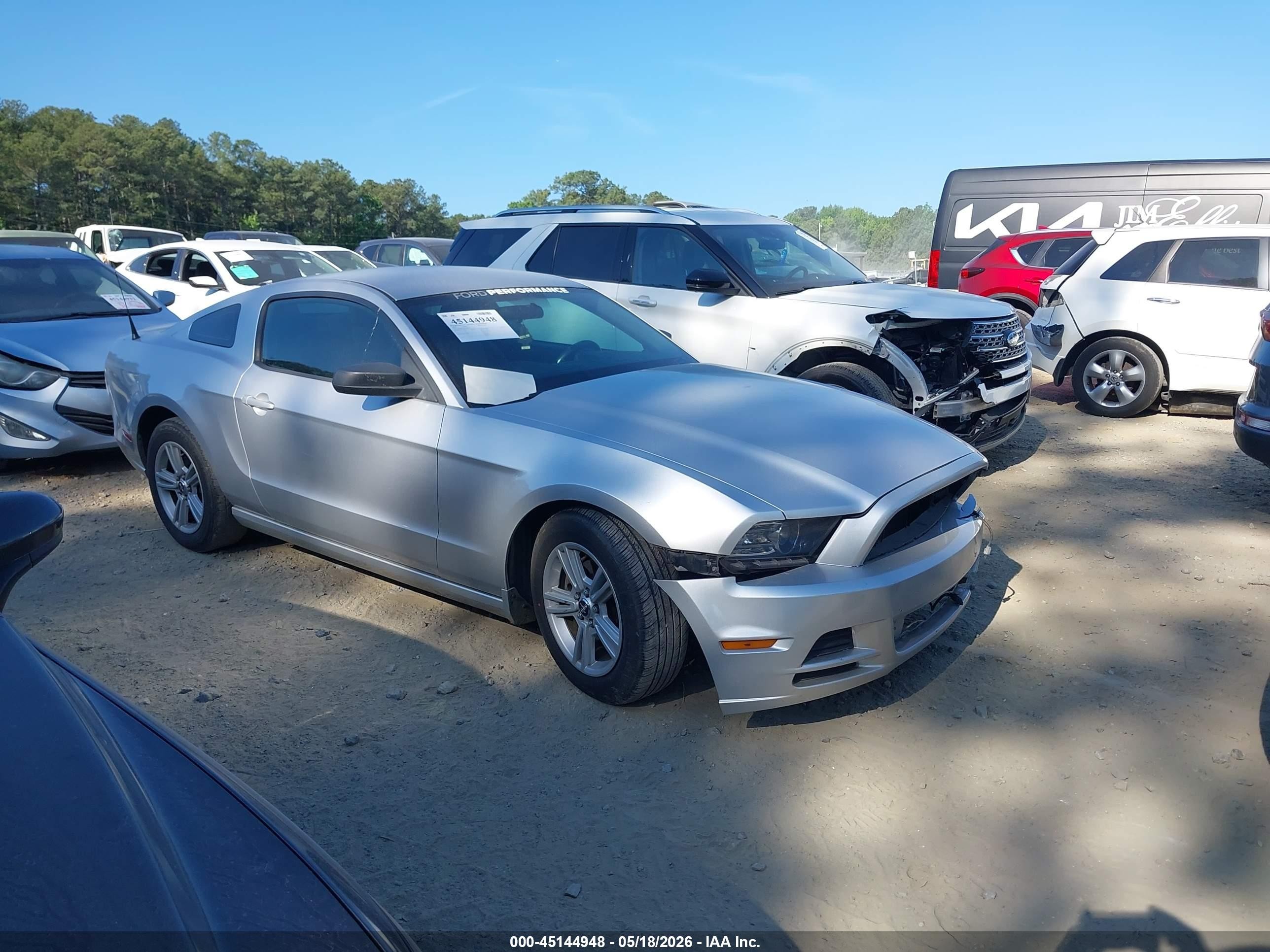 2014 Ford Mustang V6 Silver vin: 1ZVBP8AM2E5280192