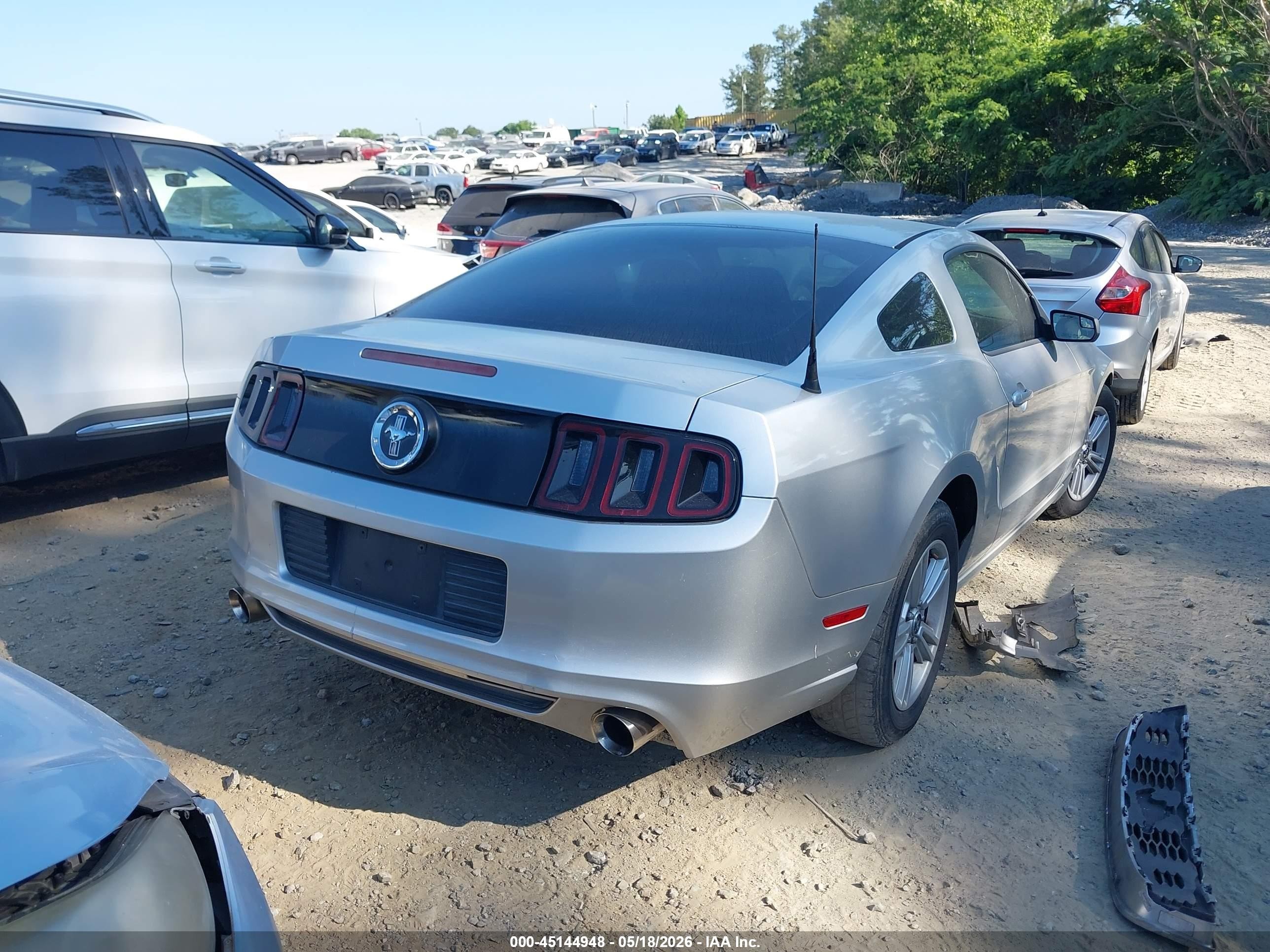 2014 Ford Mustang V6 Silver vin: 1ZVBP8AM2E5280192