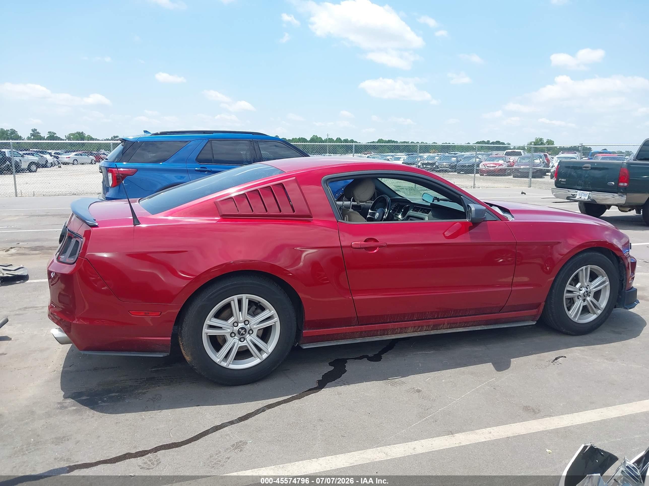 2014 Ford Mustang V6/v6 Premium Maroon vin: 1ZVBP8AM2E5298501