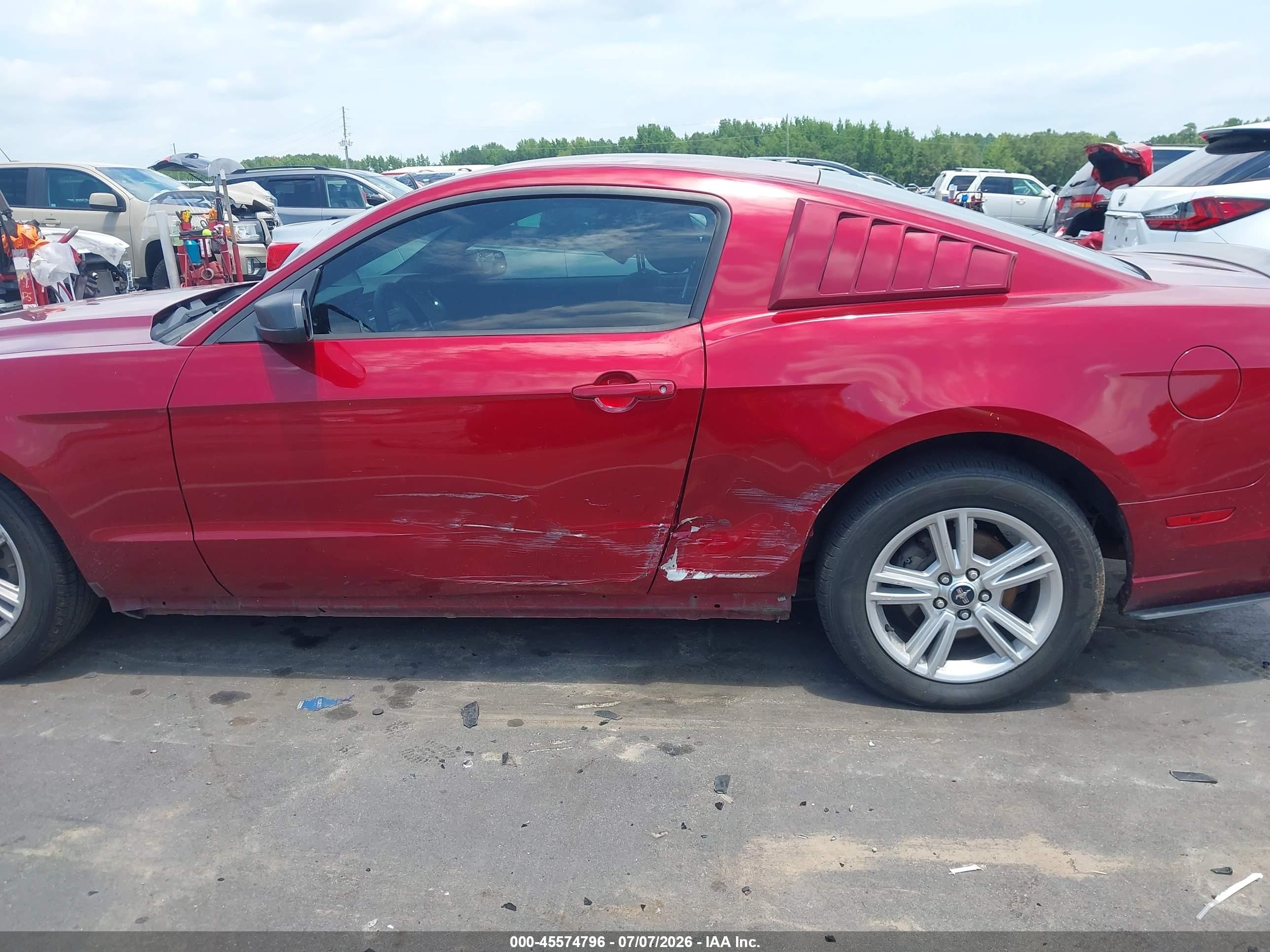 2014 Ford Mustang V6/v6 Premium Maroon vin: 1ZVBP8AM2E5298501
