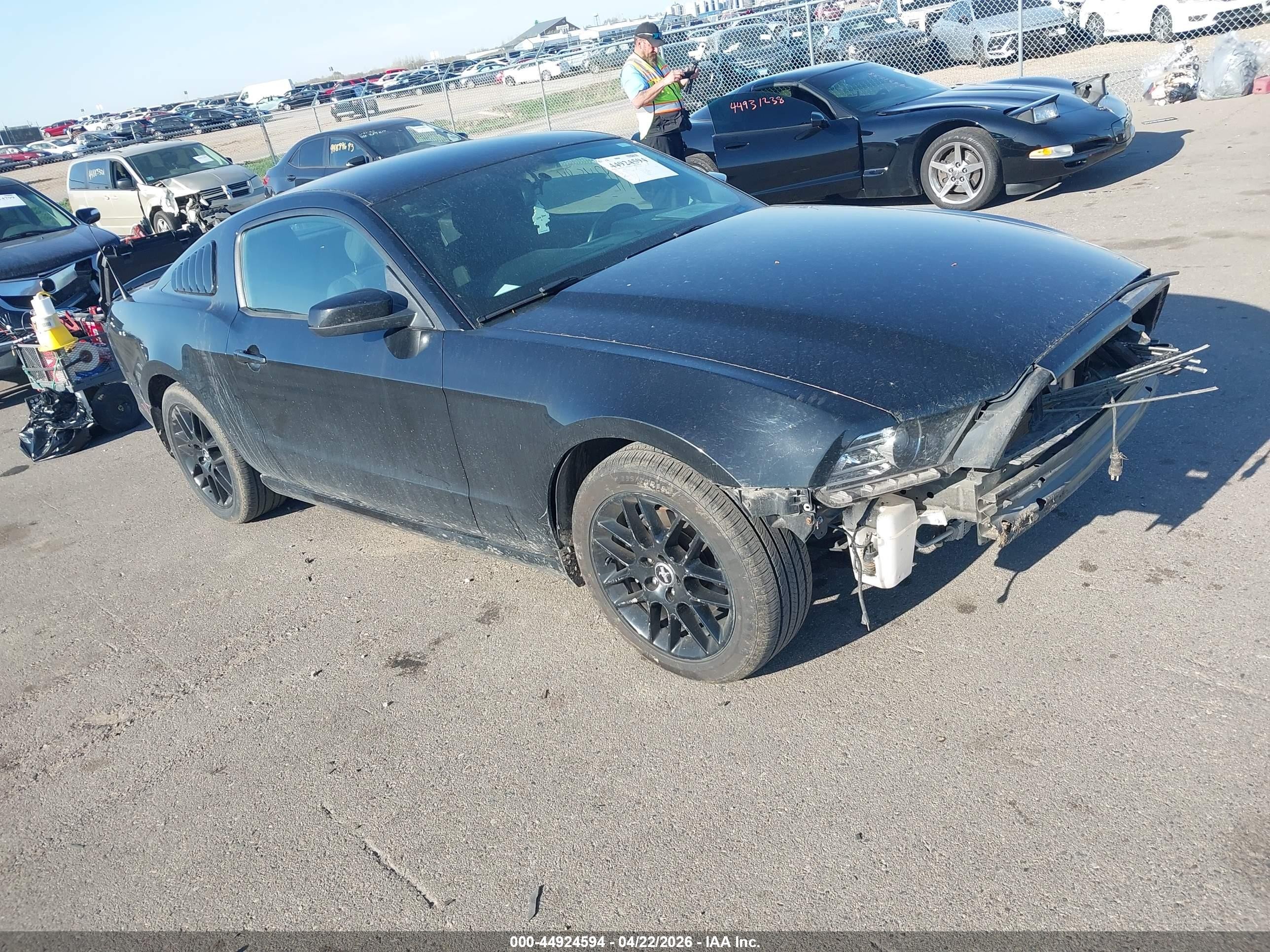 2014 Ford Mustang V6 Black vin: 1ZVBP8AM2E5321369