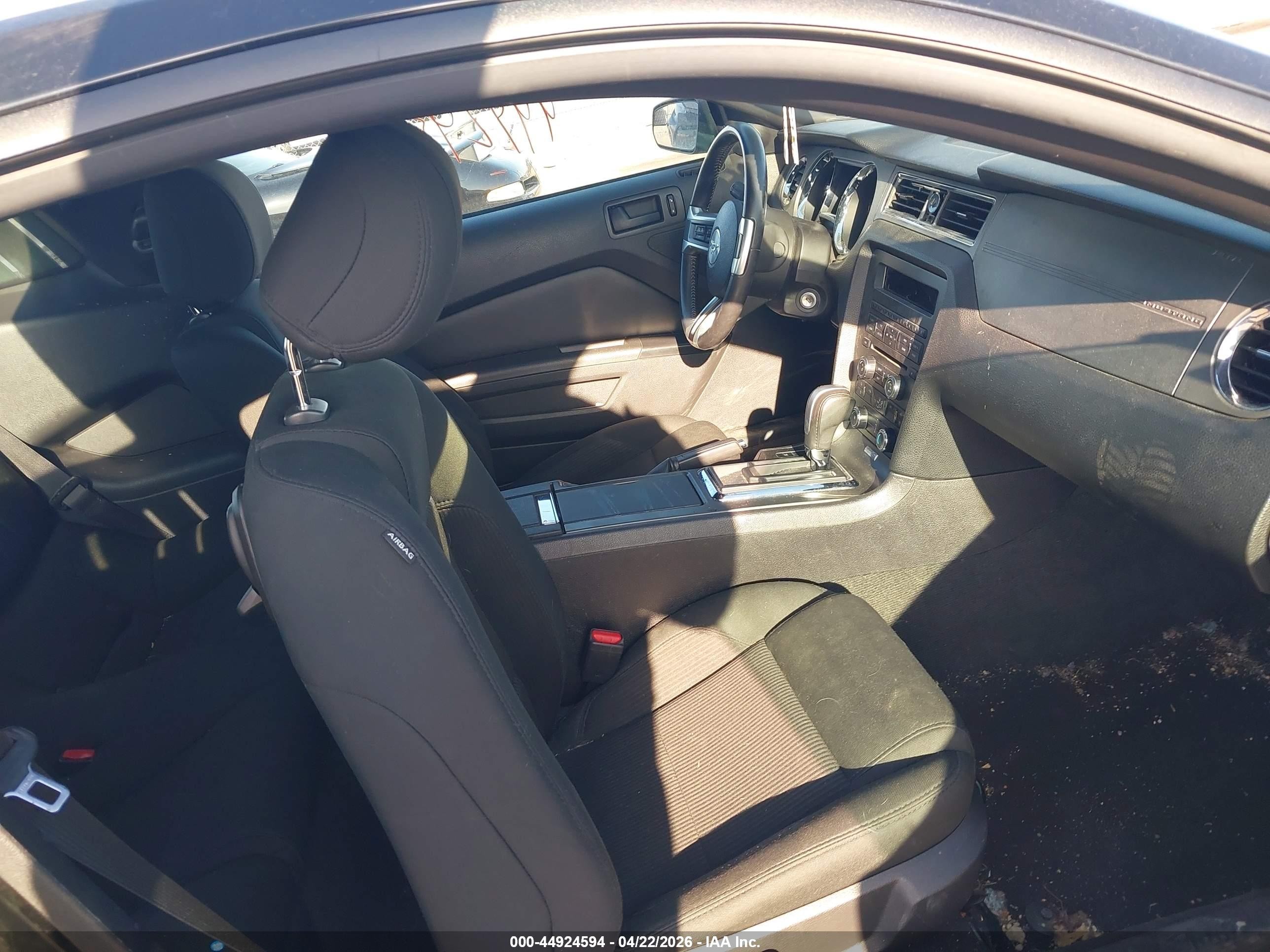 2014 Ford Mustang V6 Black vin: 1ZVBP8AM2E5321369