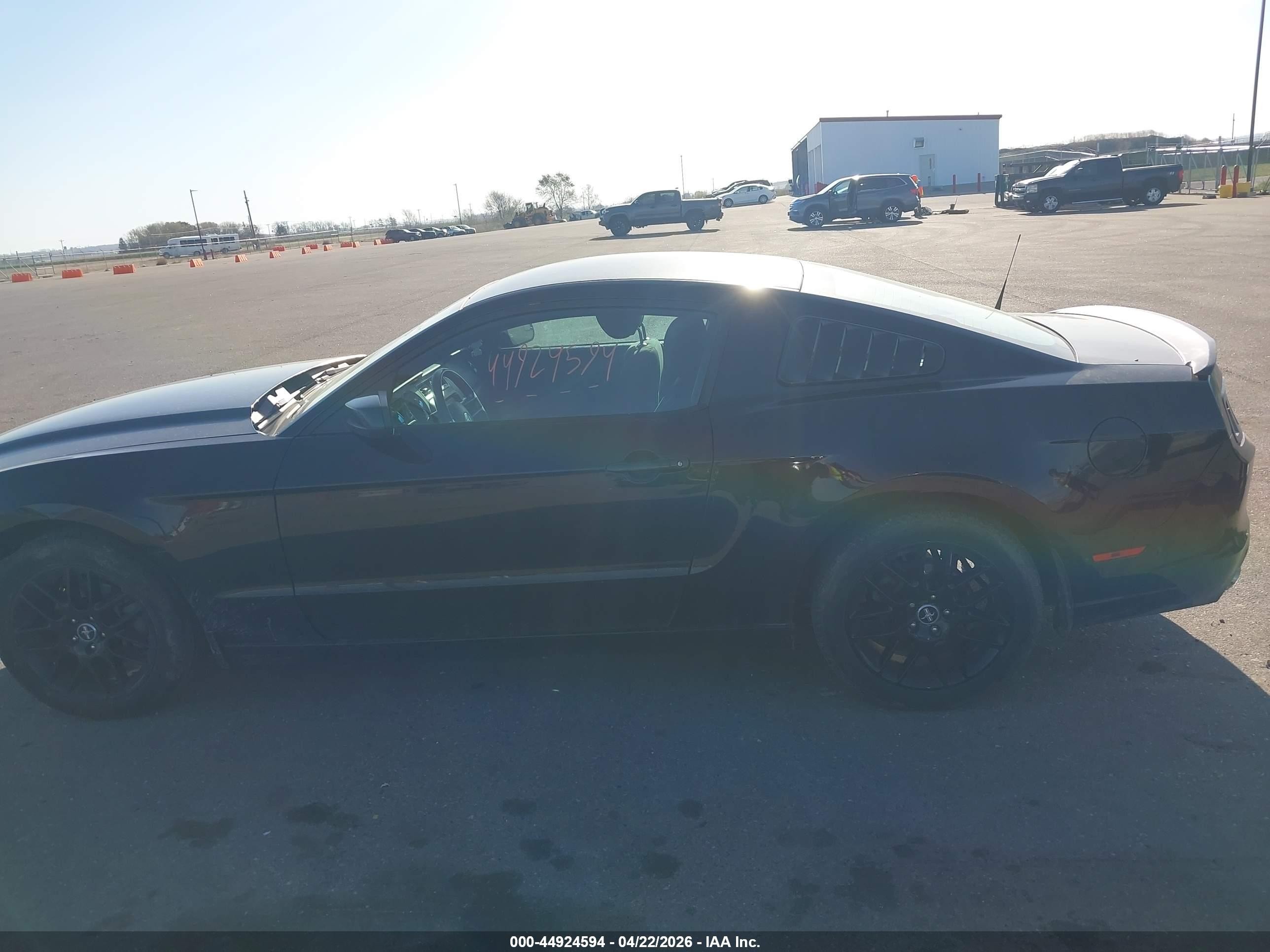 2014 Ford Mustang V6 Black vin: 1ZVBP8AM2E5321369