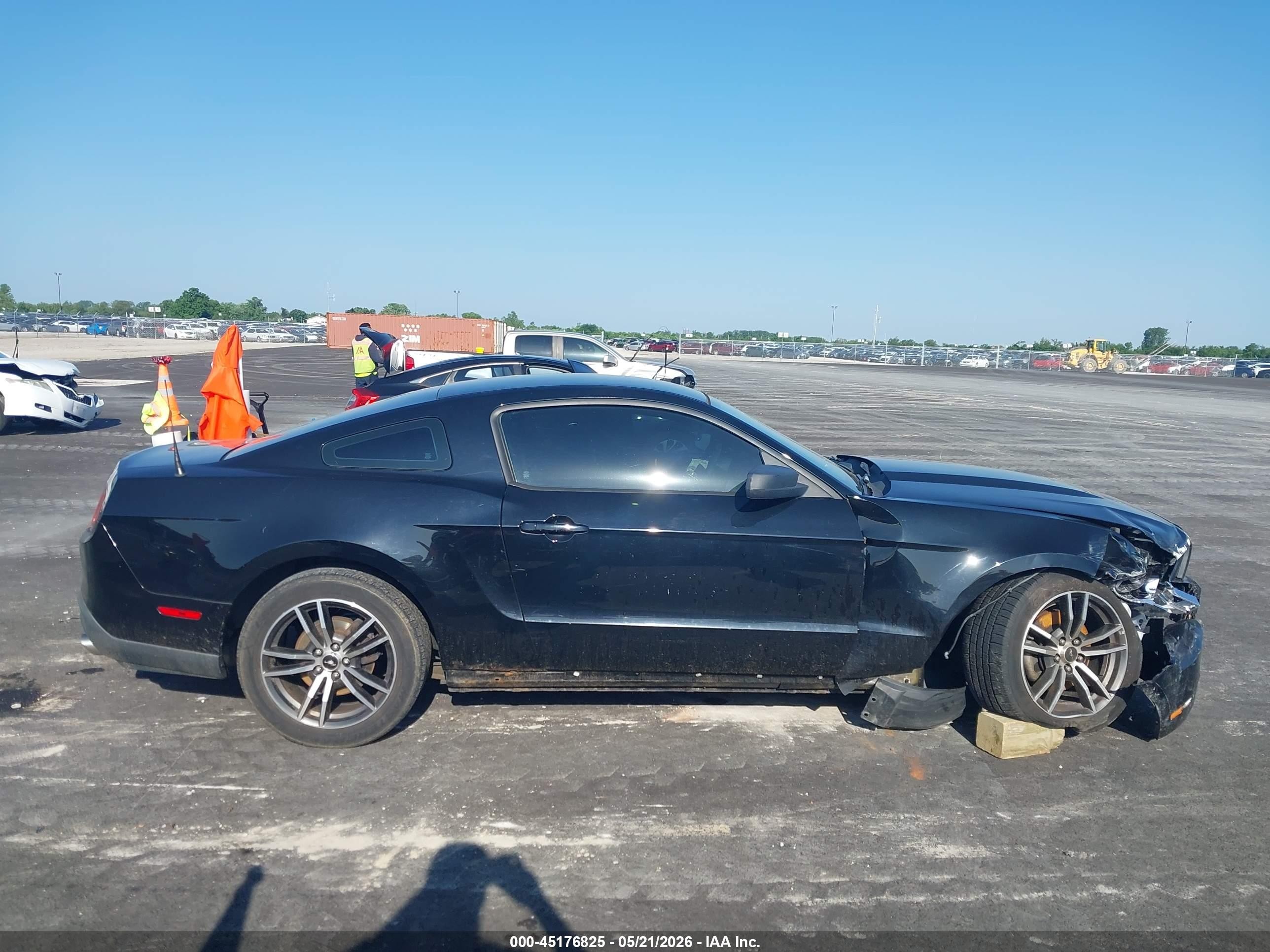 2011 Ford Mustang V6 Black vin: 1ZVBP8AM3B5114744