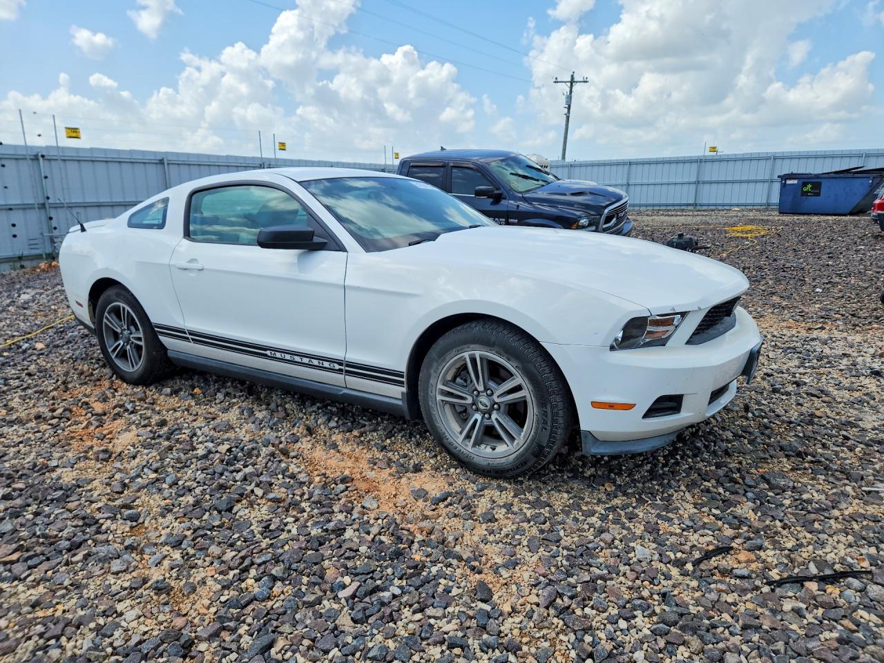 2011 Ford Mustang White vin: 1ZVBP8AM3B5120589