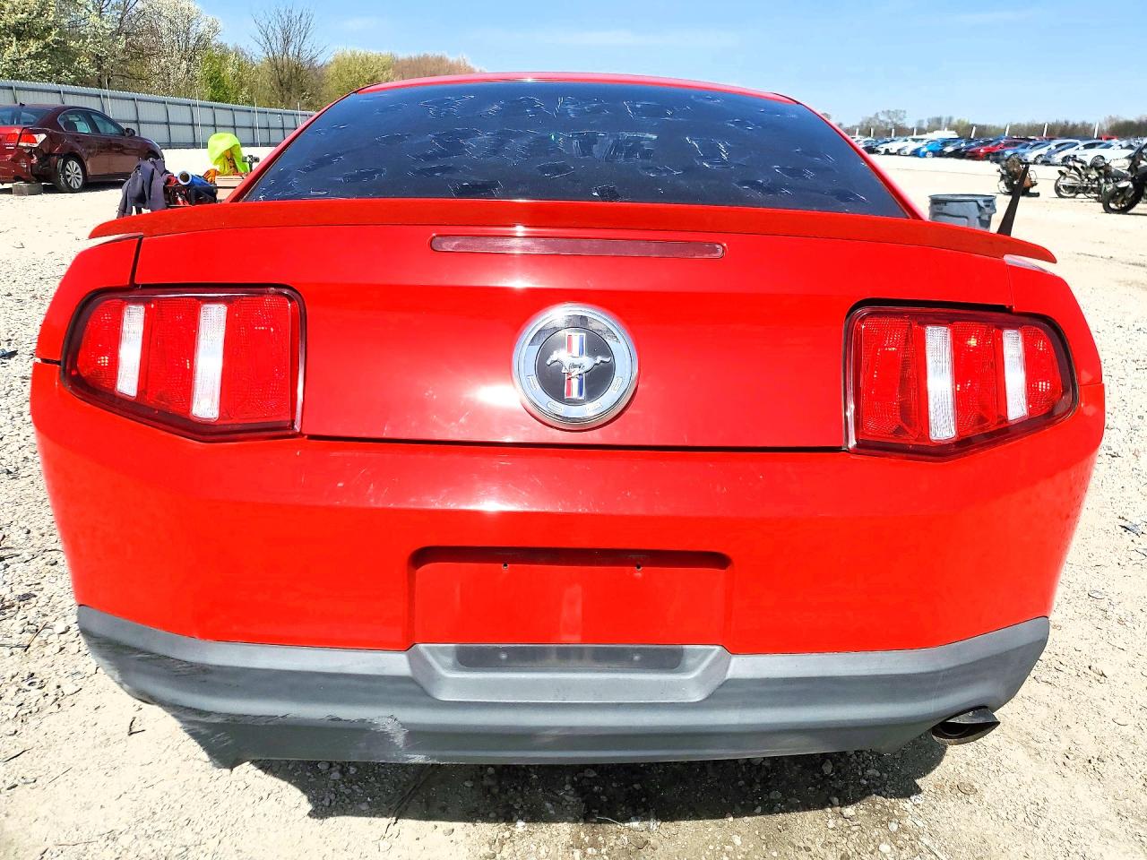 2011 Ford Mustang Red vin: 1ZVBP8AM3B5122410