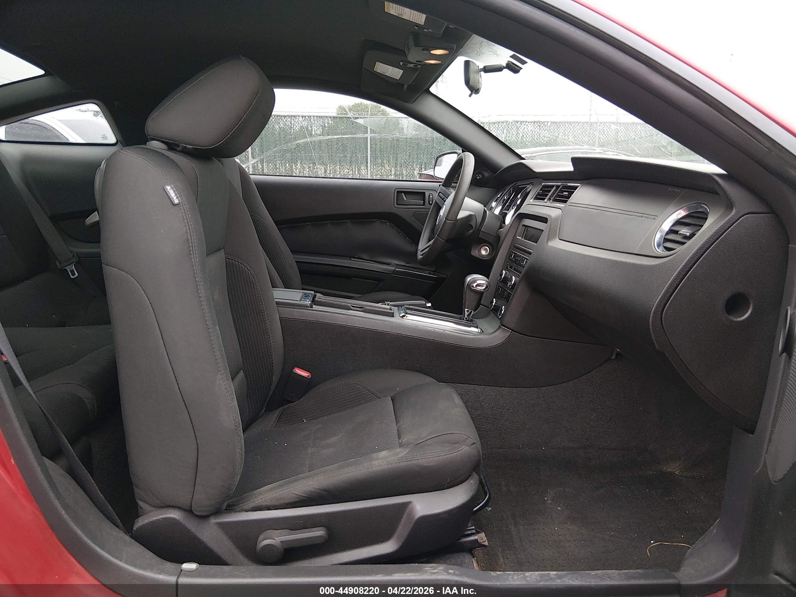 2011 Ford Mustang V6 Red vin: 1ZVBP8AM3B5158839