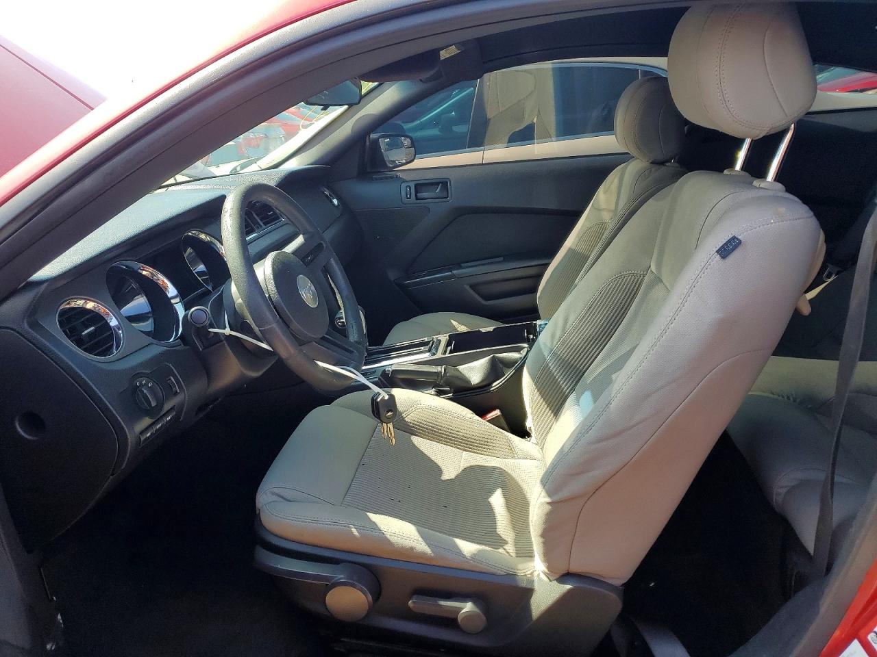 2012 Ford Mustang Red vin: 1ZVBP8AM3C5262023
