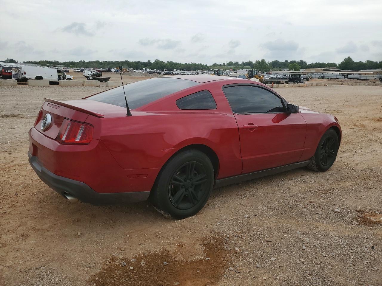 2012 Ford Mustang Red vin: 1ZVBP8AM3C5262023