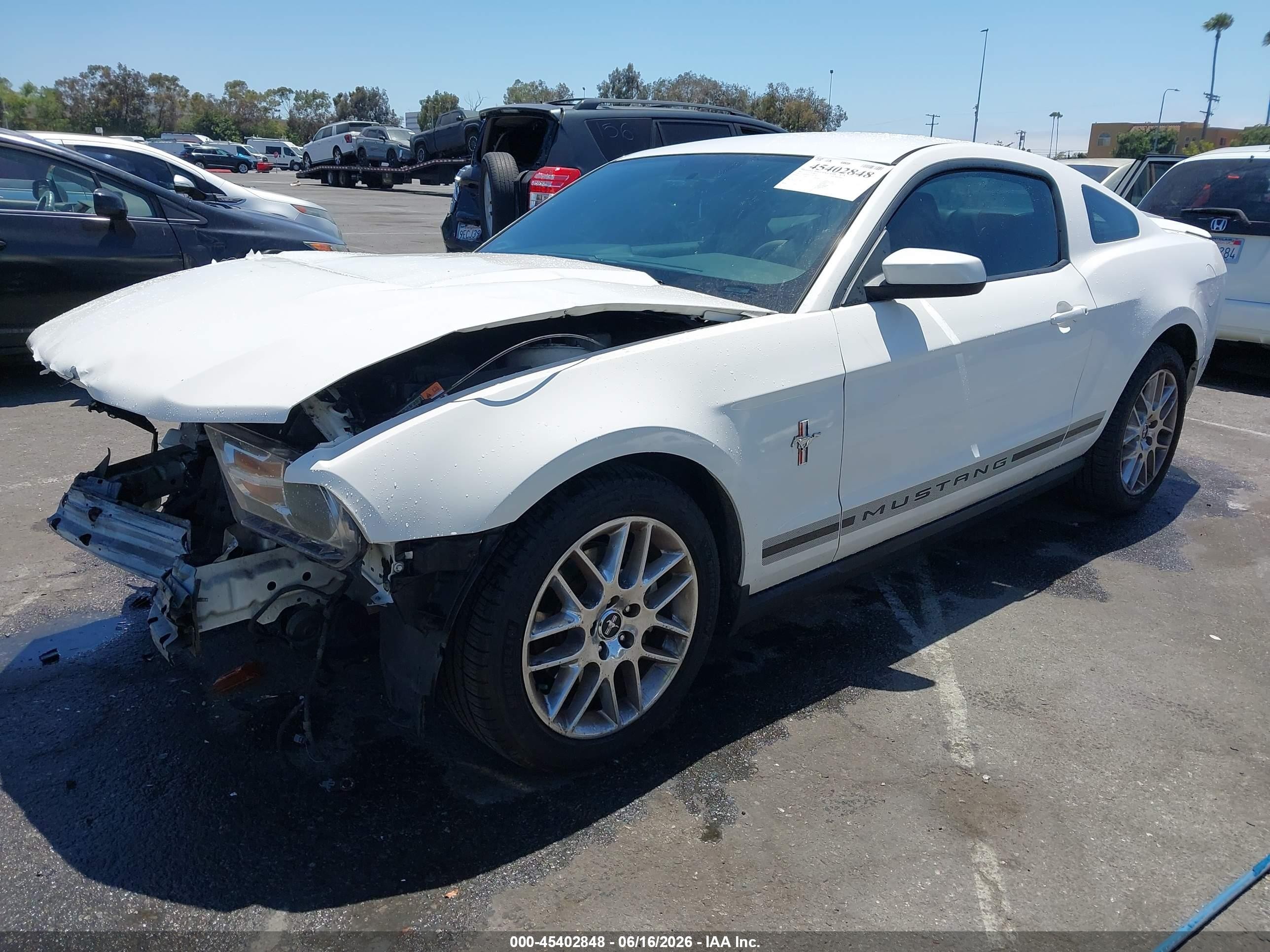 2012 Ford Mustang V6 Premium White vin: 1ZVBP8AM3C5263740