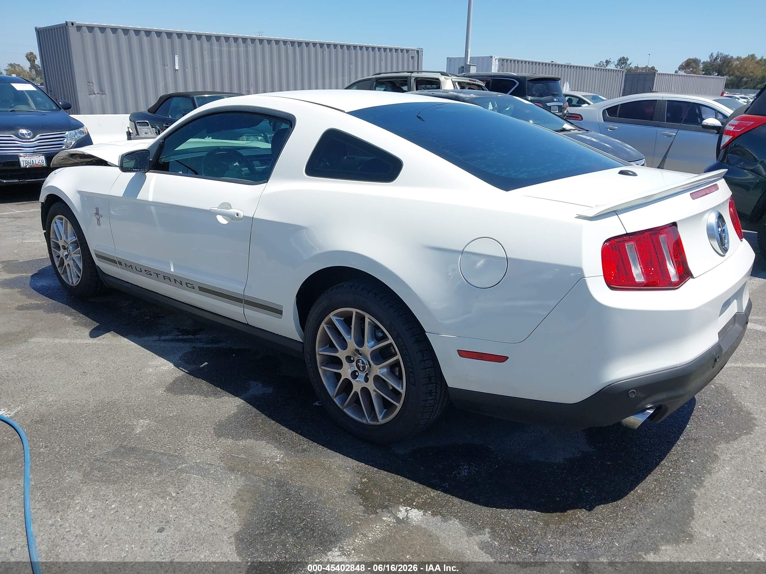2012 Ford Mustang V6 Premium White vin: 1ZVBP8AM3C5263740