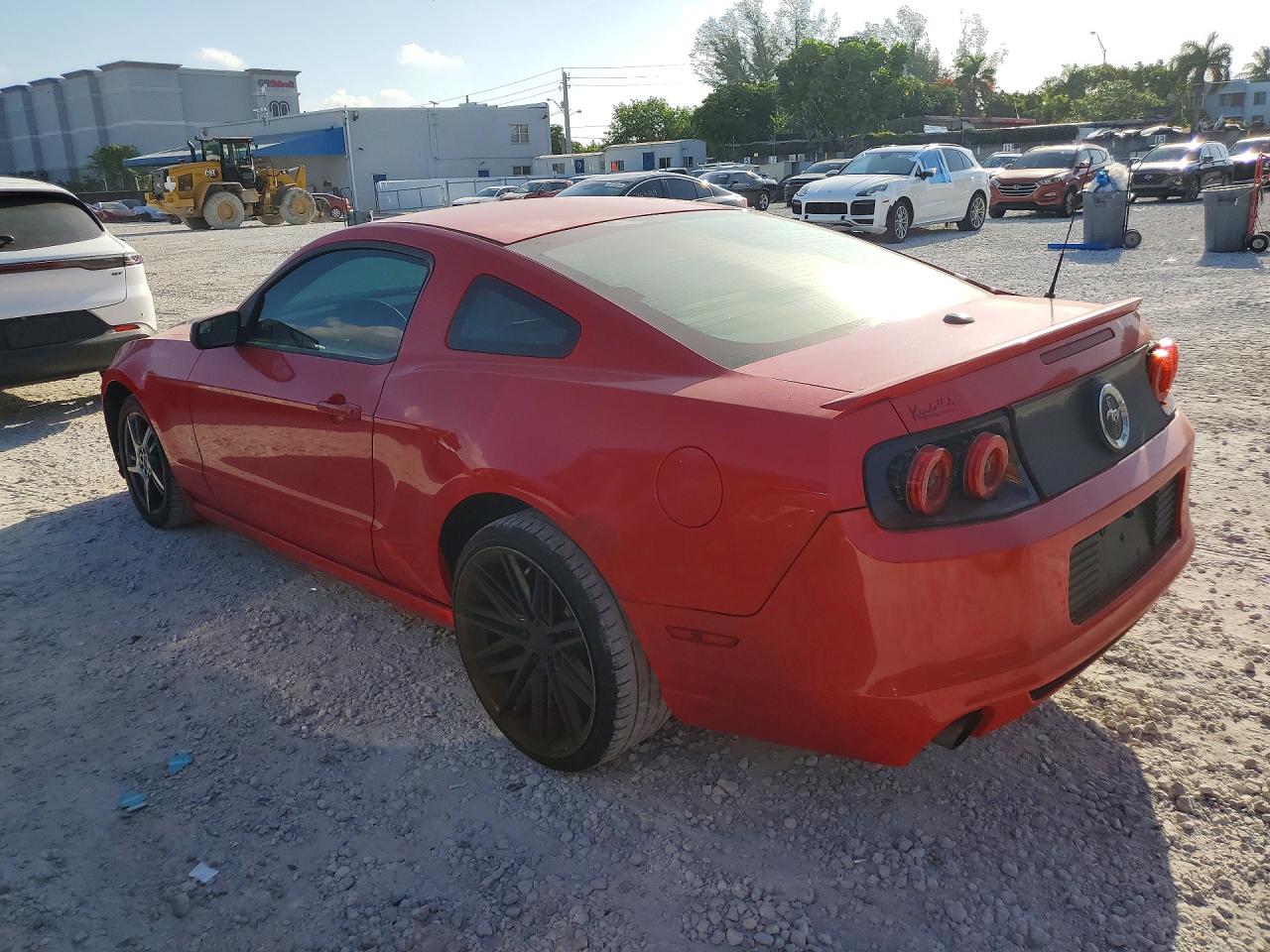 2013 Ford Mustang Red vin: 1ZVBP8AM3D5204298