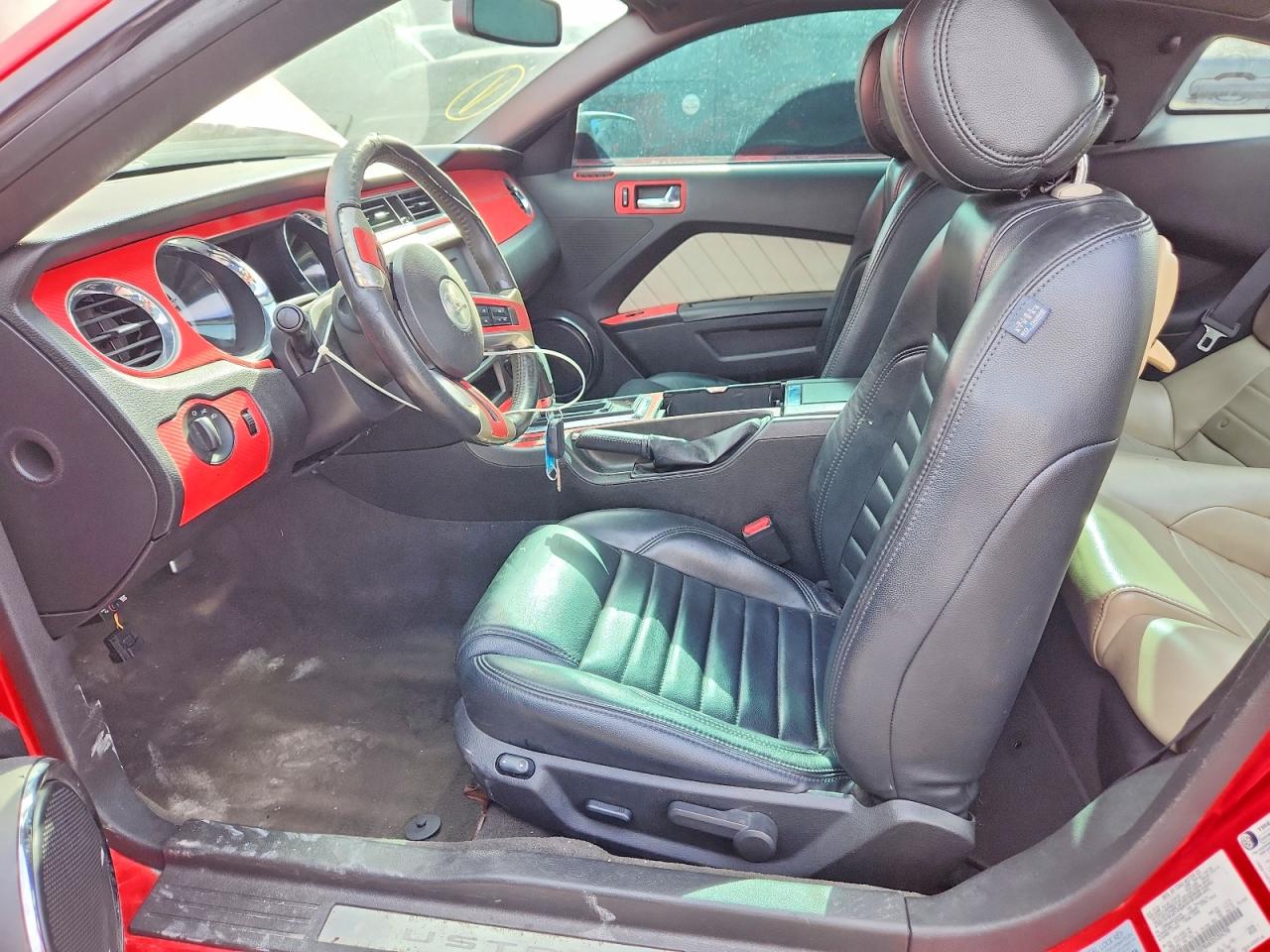 2013 Ford Mustang Red vin: 1ZVBP8AM3D5204298