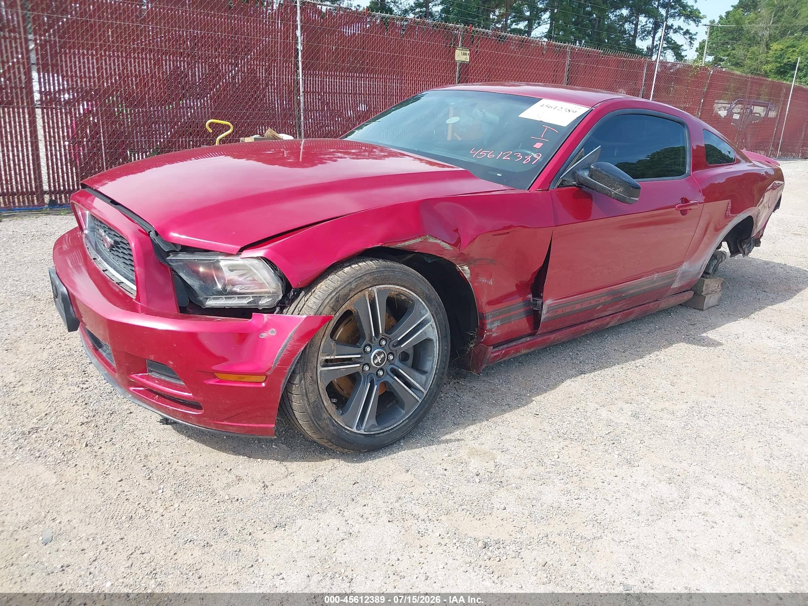 2013 Ford Mustang V6 Красный vin: 1ZVBP8AM3D5211686