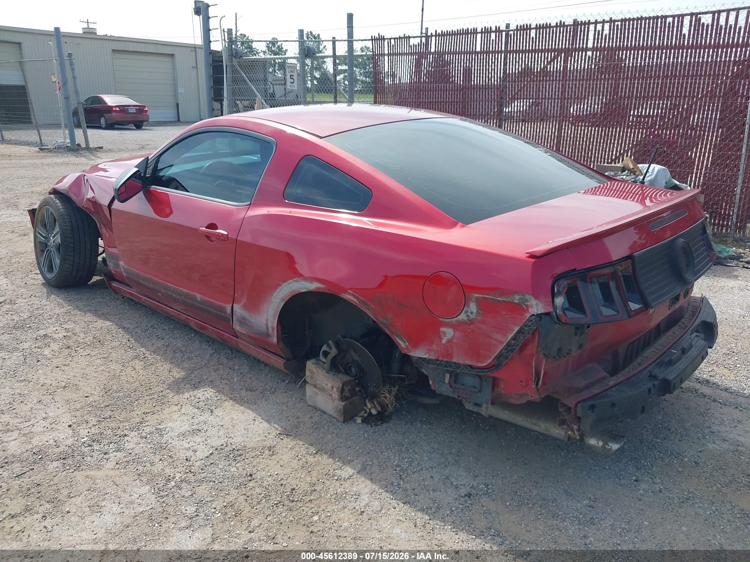 2013 Ford Mustang V6 Красный vin: 1ZVBP8AM3D5211686