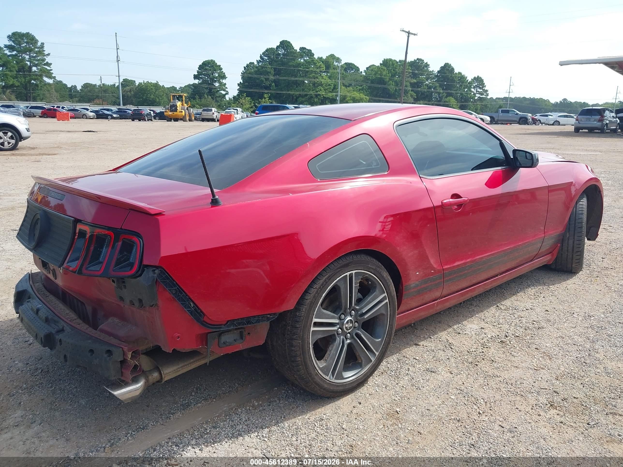 2013 Ford Mustang V6 Красный vin: 1ZVBP8AM3D5211686