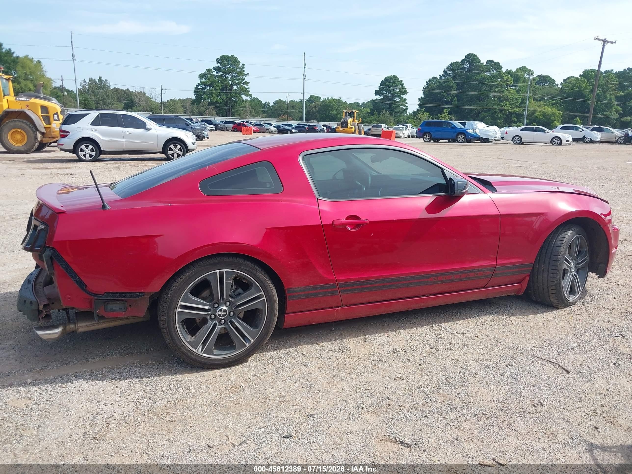 2013 Ford Mustang V6 Красный vin: 1ZVBP8AM3D5211686