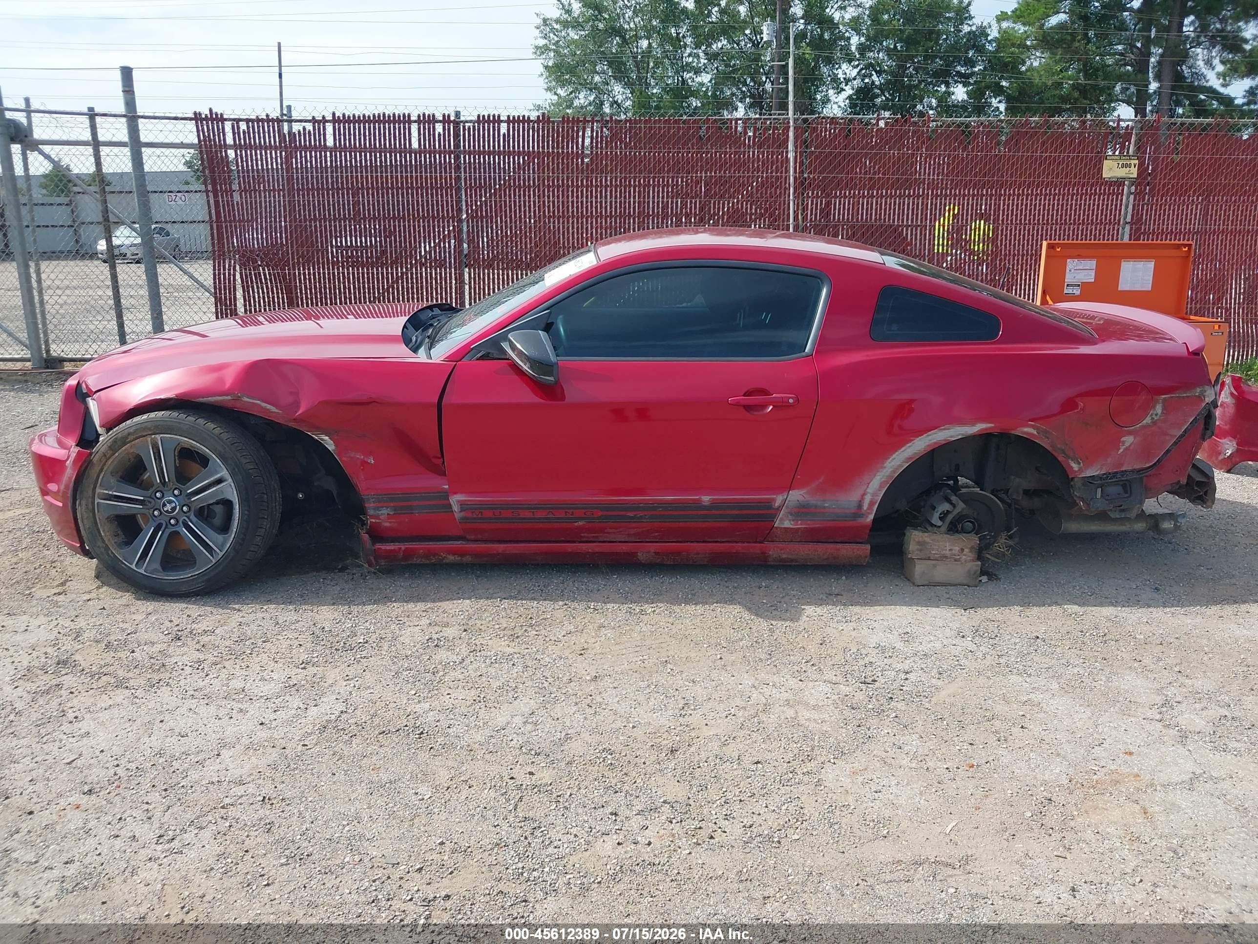2013 Ford Mustang V6 Красный vin: 1ZVBP8AM3D5211686