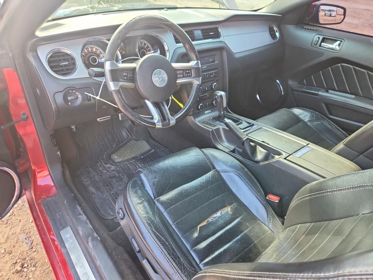 2013 Ford Mustang Red vin: 1ZVBP8AM3D5232098