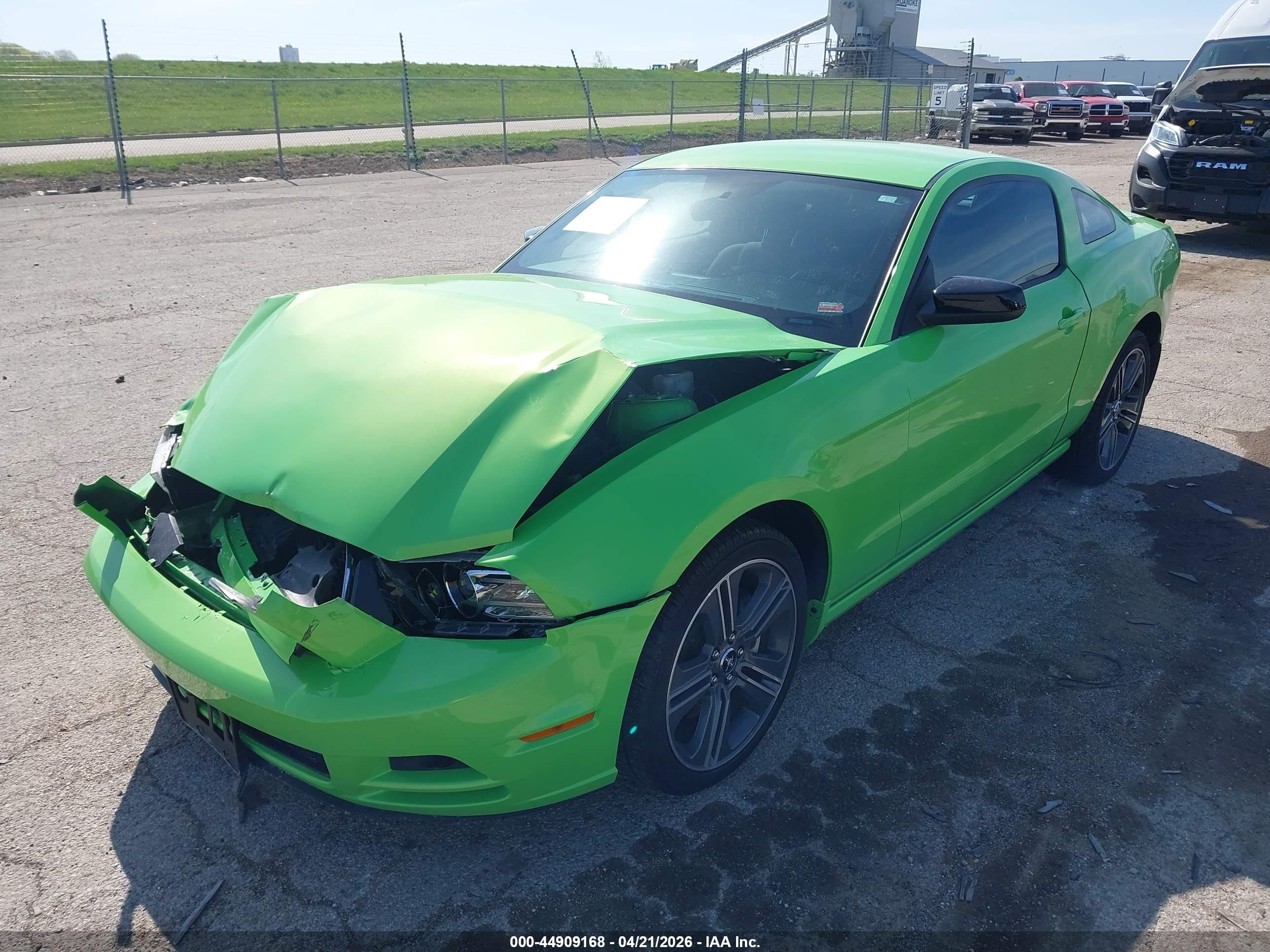 2013 Ford Mustang V6 Green vin: 1ZVBP8AM3D5232229