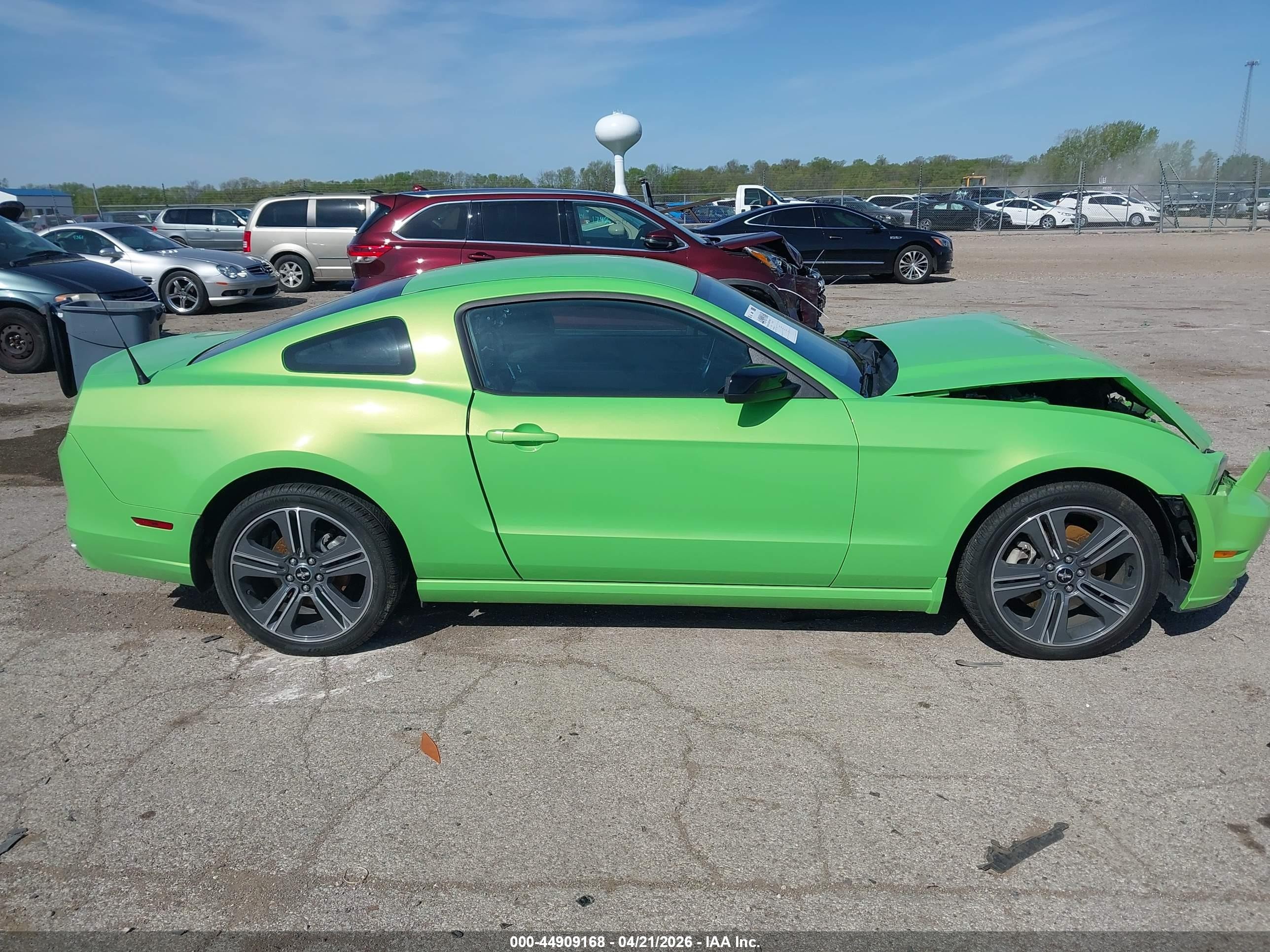 2013 Ford Mustang V6 Green vin: 1ZVBP8AM3D5232229
