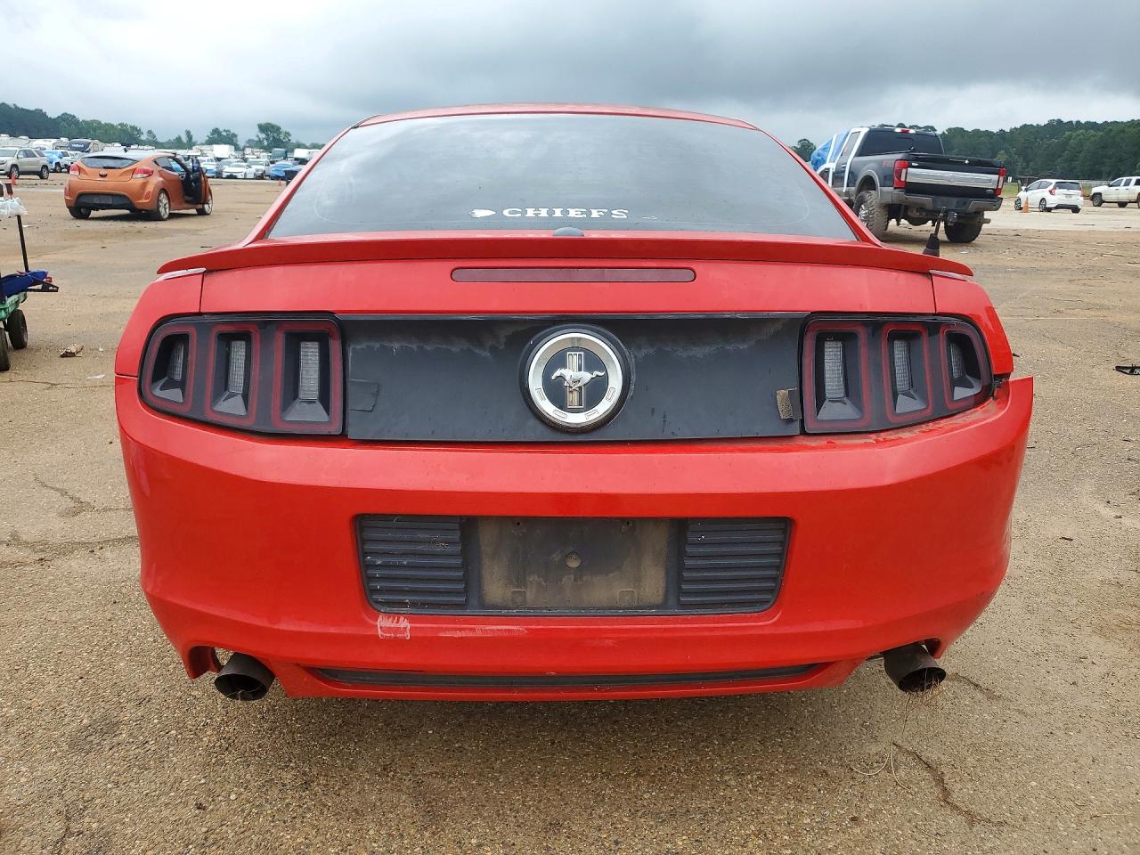 2013 Ford Mustang Red vin: 1ZVBP8AM3D5239567