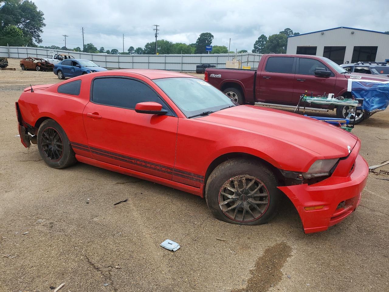 2013 Ford Mustang Red vin: 1ZVBP8AM3D5239567