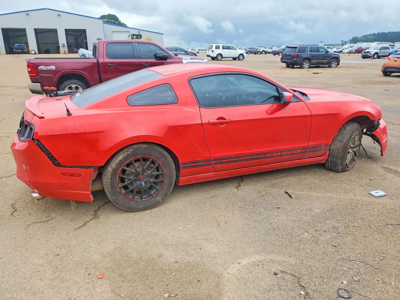 2013 Ford Mustang Red vin: 1ZVBP8AM3D5239567