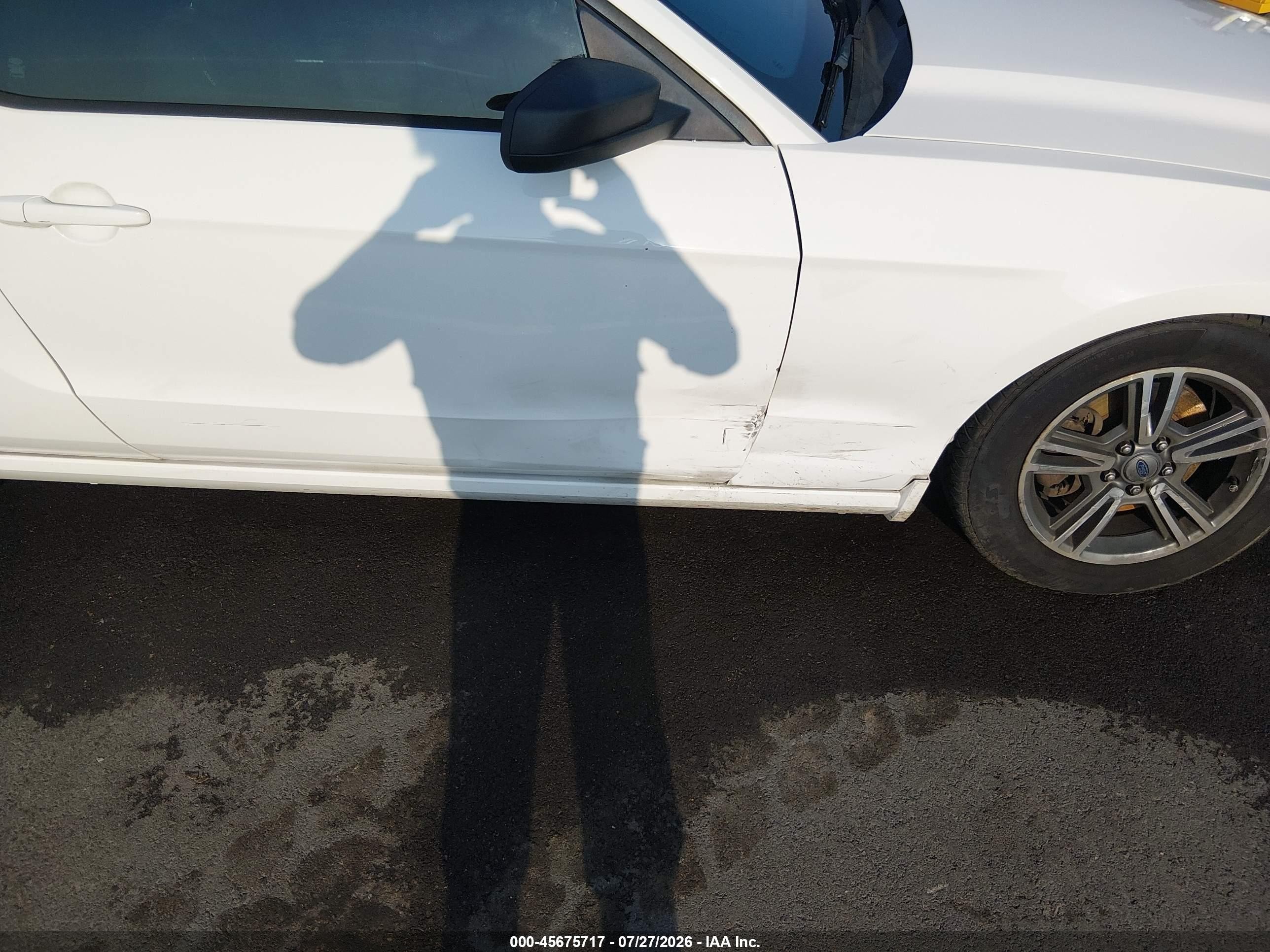 2013 Ford Mustang V6 Белый vin: 1ZVBP8AM3D5240492