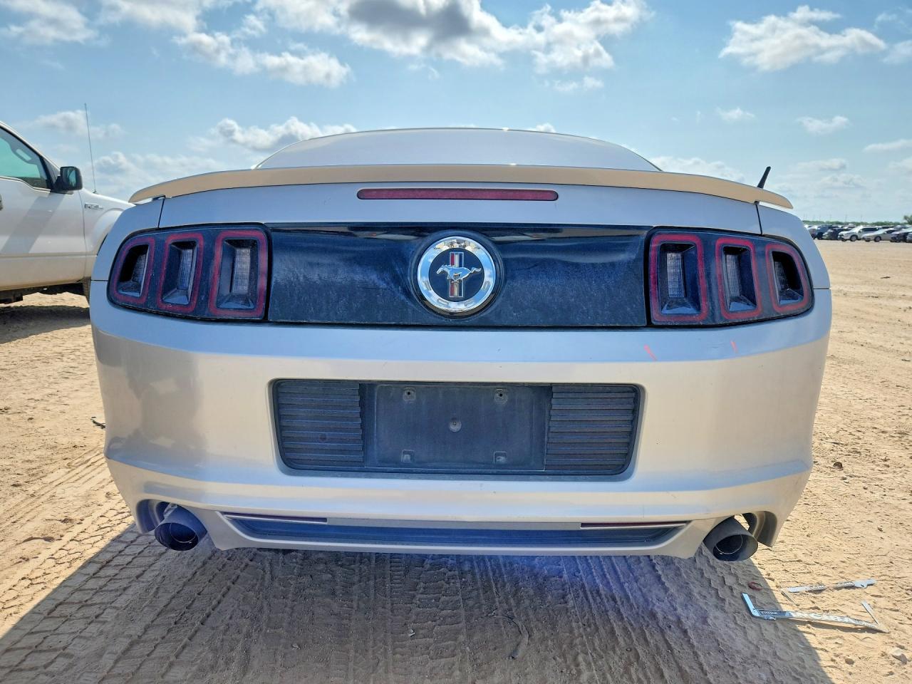 2013 Ford Mustang Серебряный vin: 1ZVBP8AM3D5249693