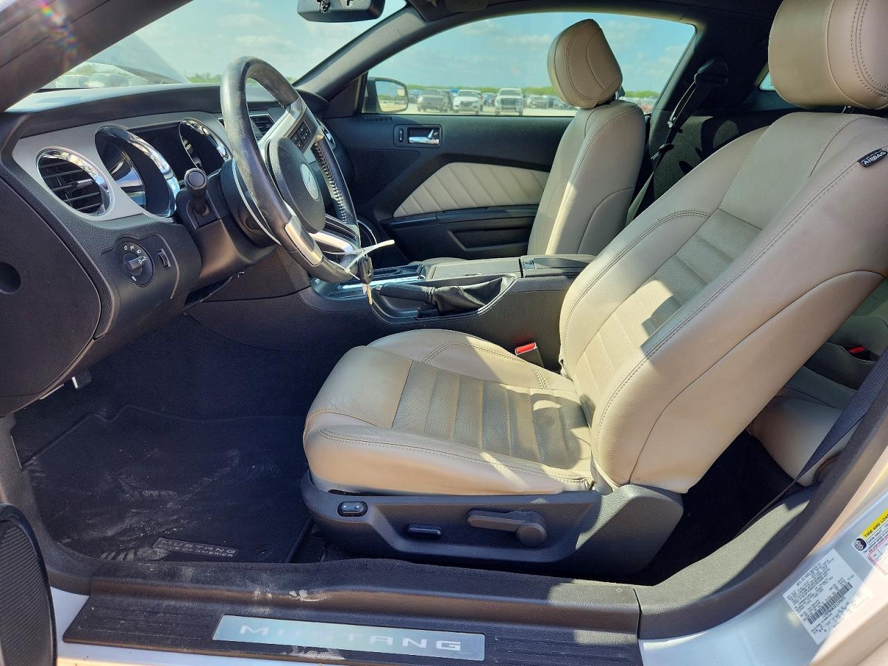 2013 Ford Mustang Серебряный vin: 1ZVBP8AM3D5249693