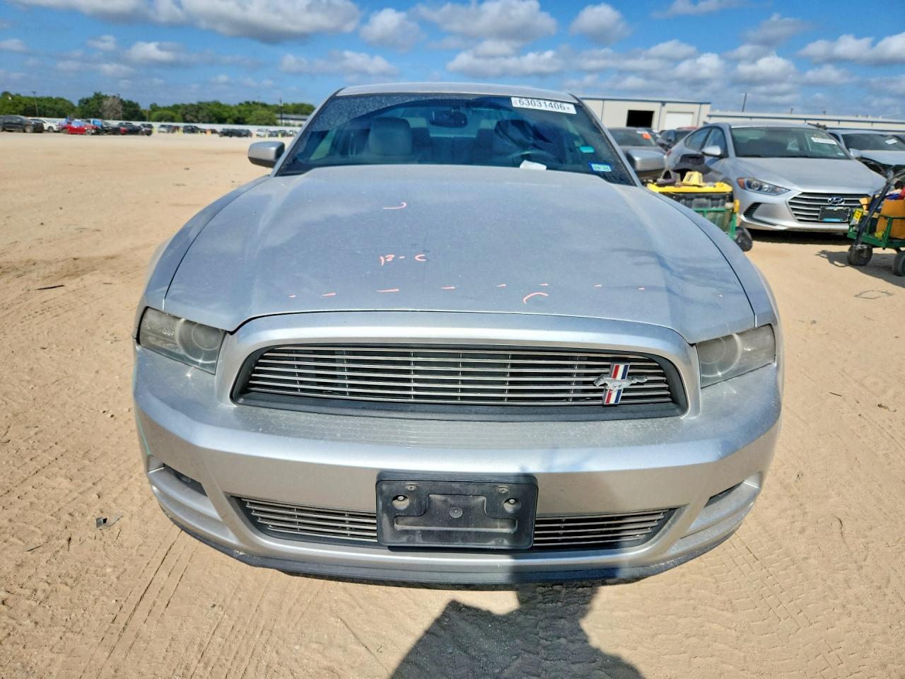 2013 Ford Mustang Серебряный vin: 1ZVBP8AM3D5249693