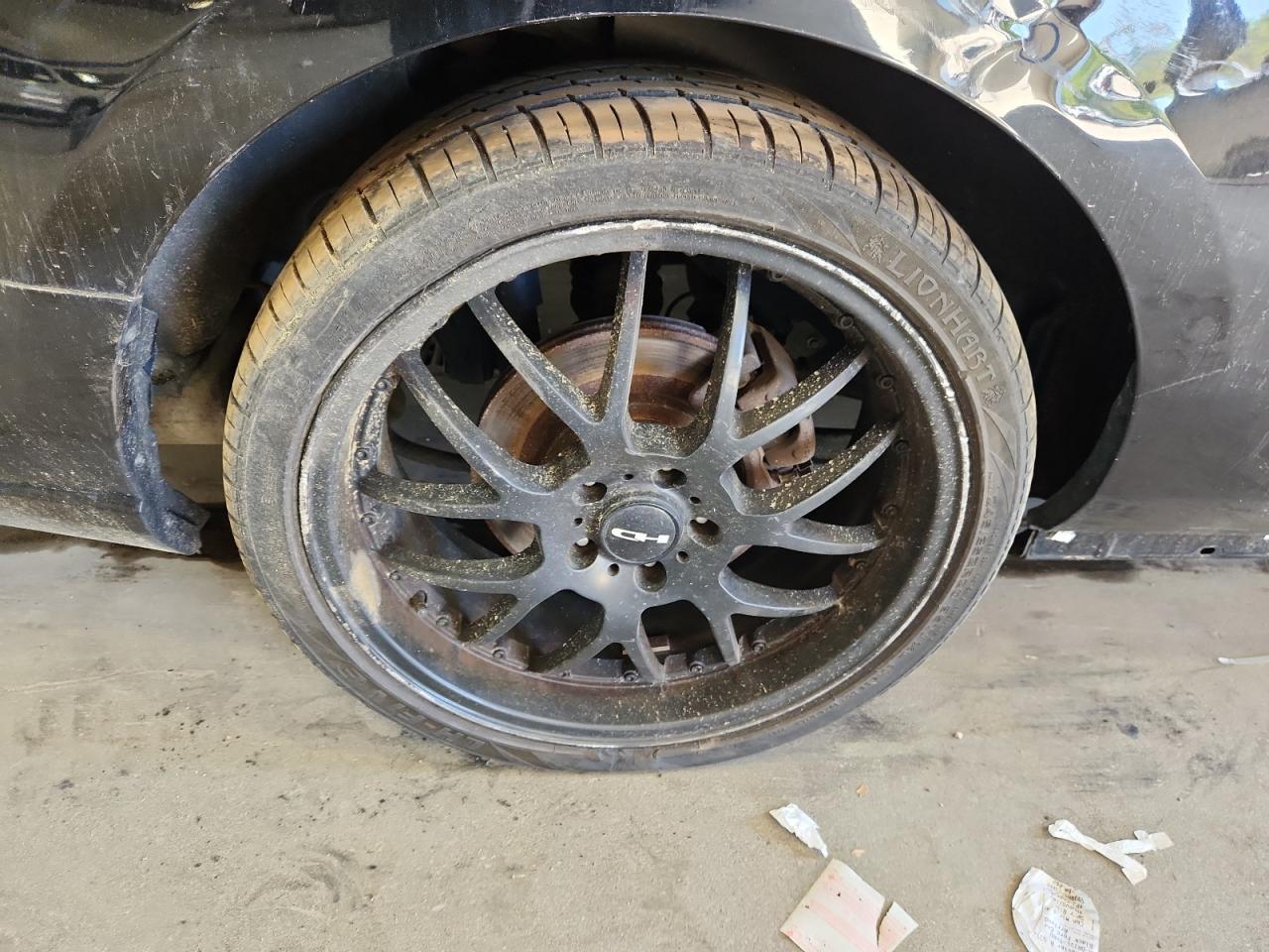 2013 Ford Mustang Черный vin: 1ZVBP8AM3D5261469 Damage: Right Rear Wheel, Curb Rash, > 12 Inches