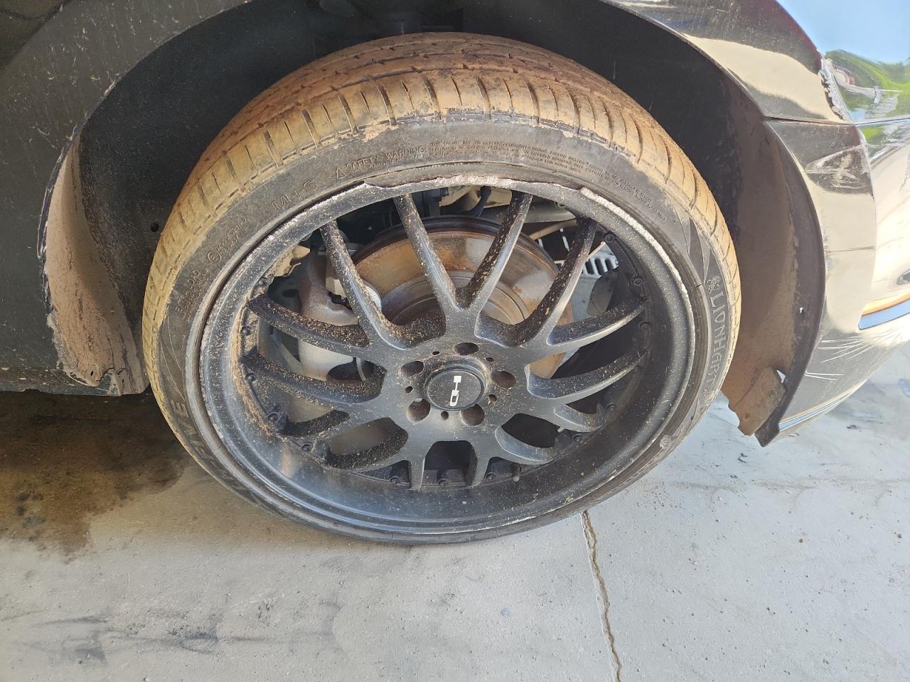 2013 Ford Mustang Черный vin: 1ZVBP8AM3D5261469 Damage: Right Front Wheel, Broken, Replacement Required