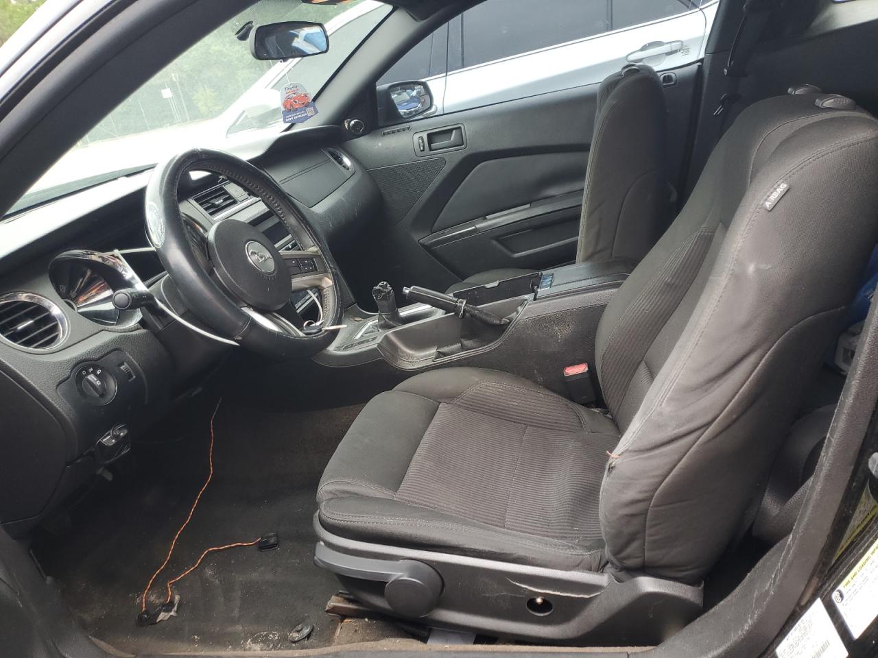 2013 Ford Mustang Черный vin: 1ZVBP8AM3D5261469 Damage: Left Front Seat Back, Worn, Replacement Required
