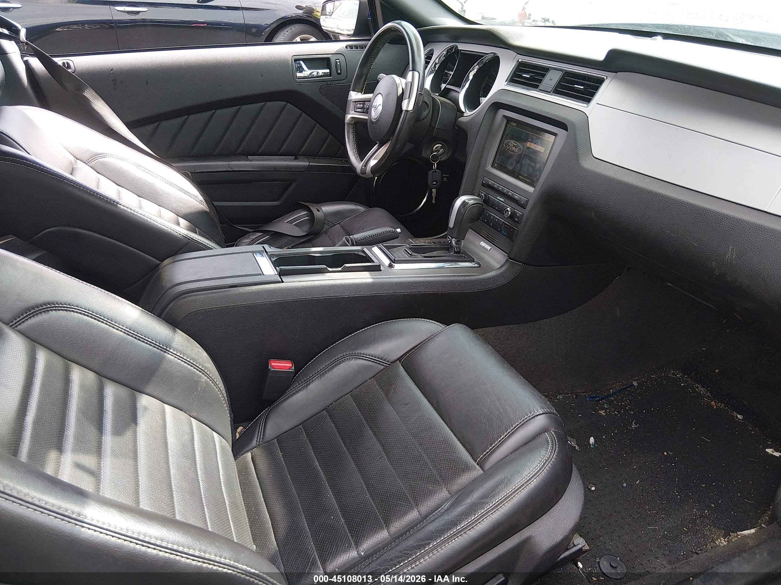 2013 Ford Mustang V6 Premium Синий vin: 1ZVBP8AM3D5261746