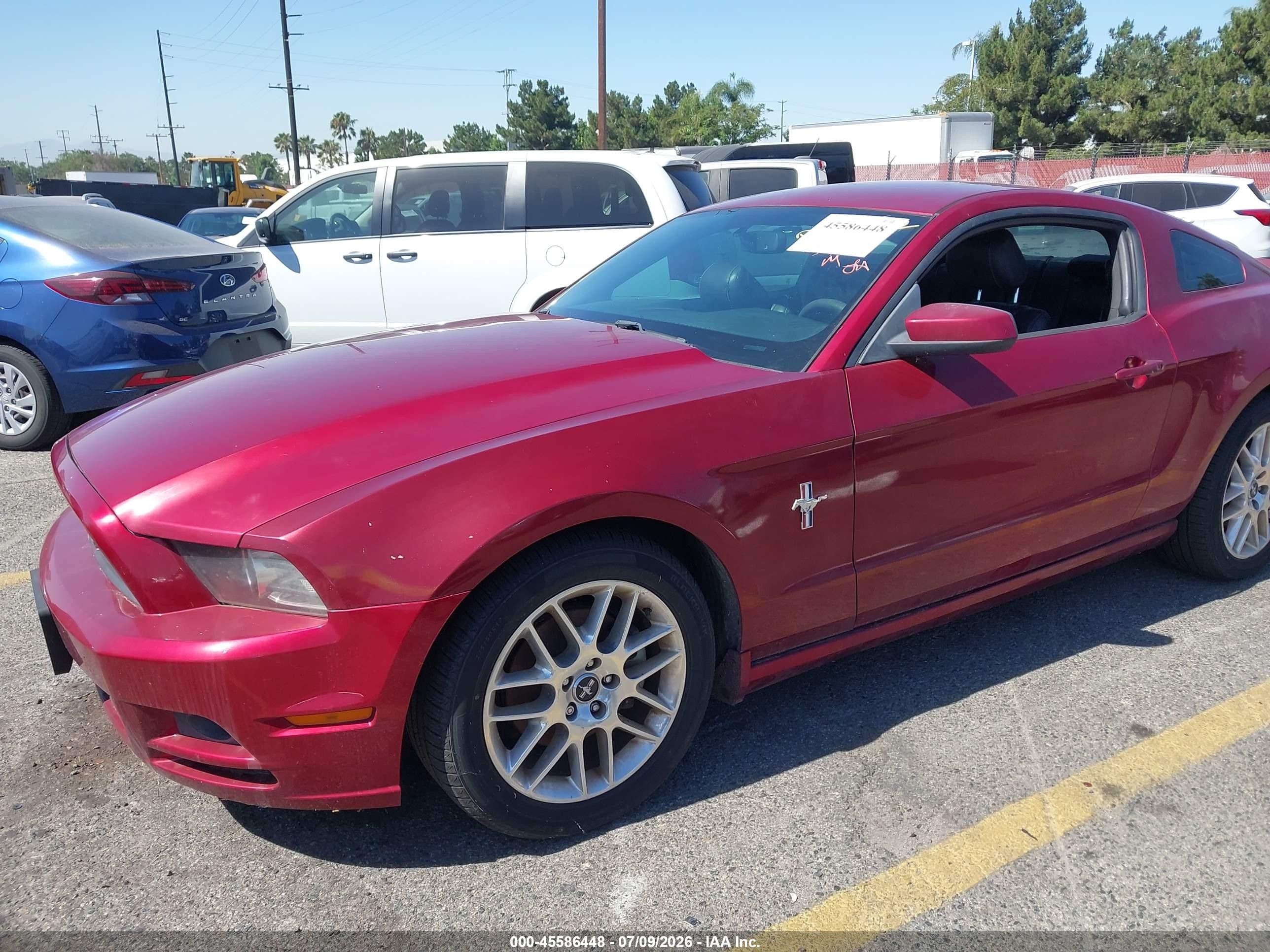 2014 Ford Mustang V6 Premium Maroon vin: 1ZVBP8AM3E5205162