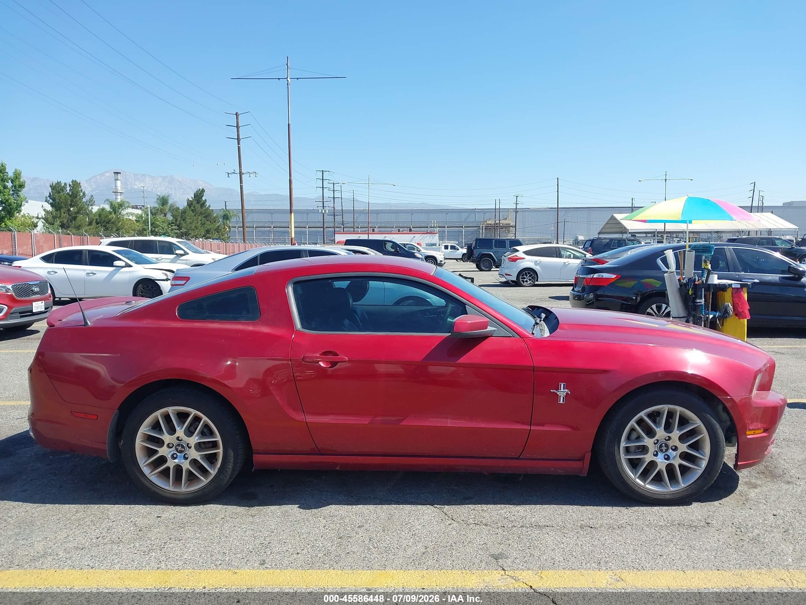 2014 Ford Mustang V6 Premium Maroon vin: 1ZVBP8AM3E5205162