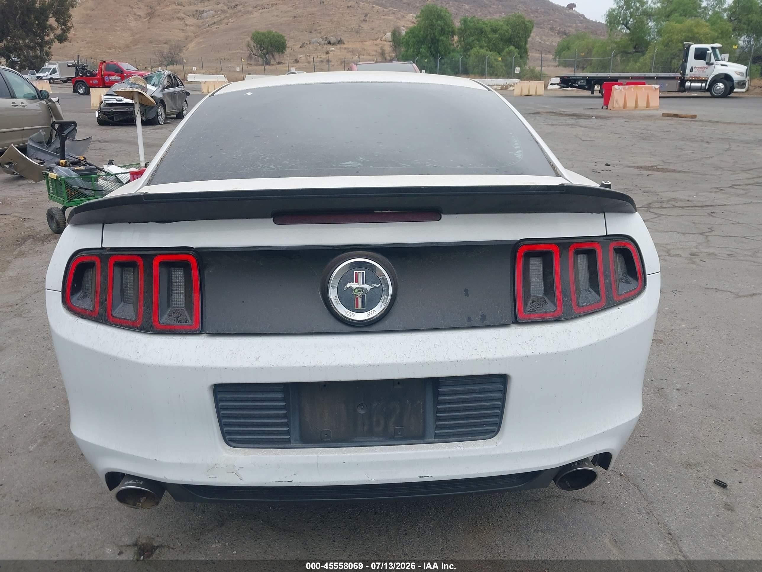 2014 Ford Mustang V6/v6 Premium White vin: 1ZVBP8AM3E5239764